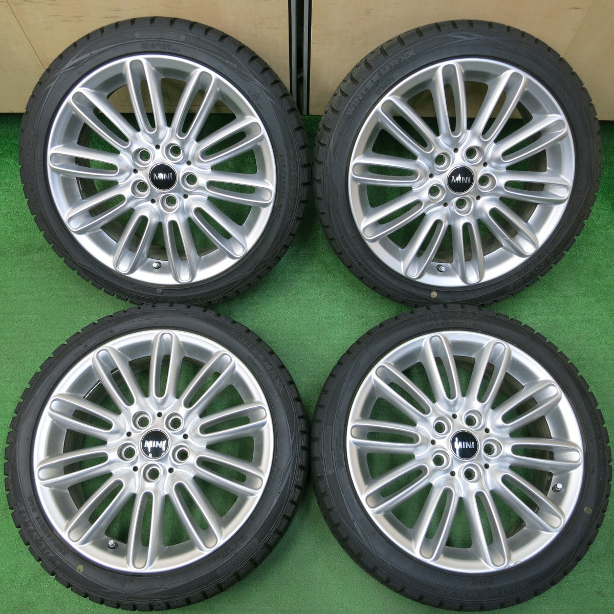 *送料無料*バリ溝！9.5分★MINI ミニ クーパー F55 F56 F57 純正 205/45R17 スタッドレス ダンロップ ウインターマックス WM01 PCD112/5H★4013105イス