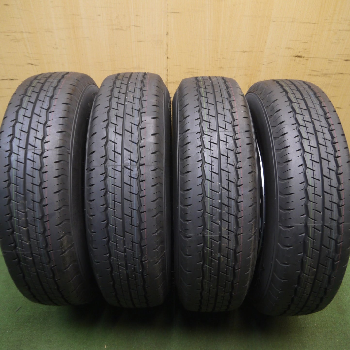 *送料無料* 新車外し！23年★トヨタ 200系 ハイエース 純正 スチール 195/80R15 107/105N ダンロップ SP175N PCD139.7/6H★4022804Hノ