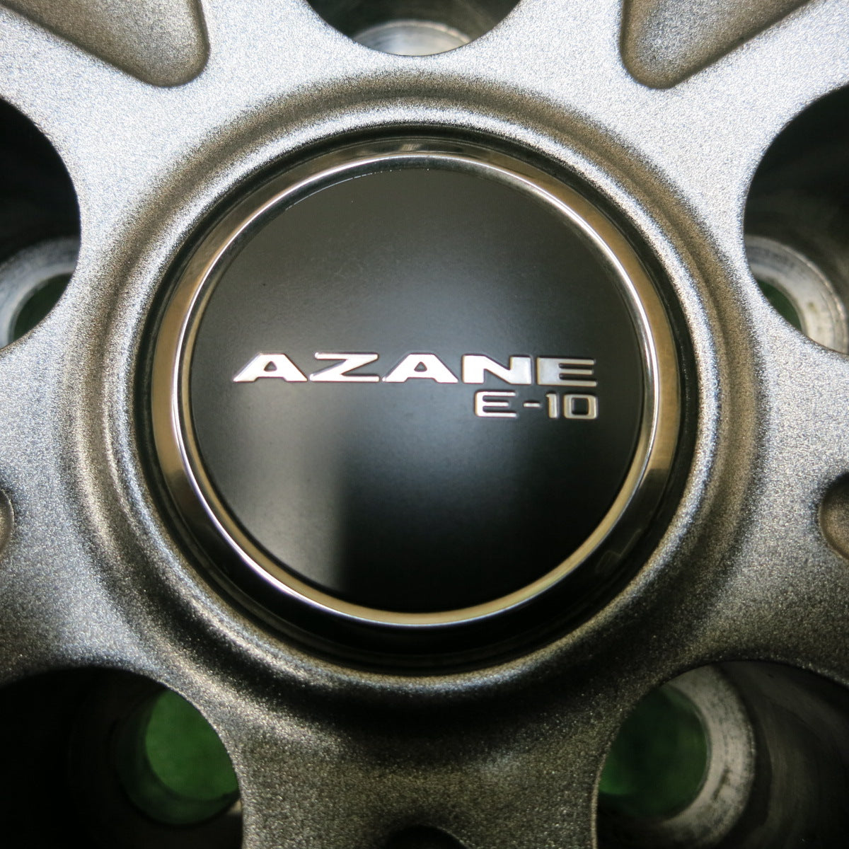 *送料無料*バリ溝！20年！綺麗！9.5分★スタッドレス 215/65R16 ミシュラン X-ICE SNOW AZANE E-10 16インチ PCD114.3/5H★3121607イス