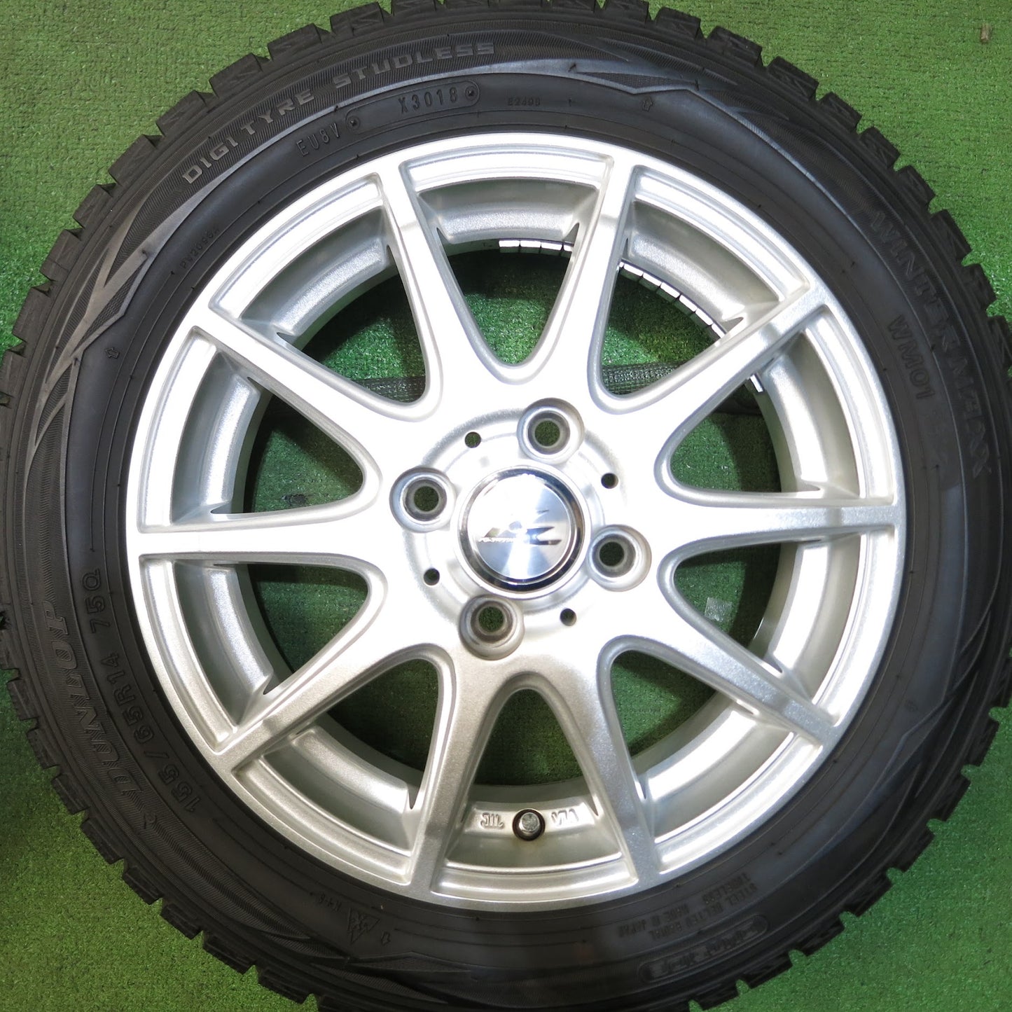 [送料無料]バリ溝！キレイ！9.5分以上★スタッドレス 155/65R14 ダンロップ ウインターマックス WM01 KRAITⅡ 社外 アルミ 14インチ PCD100/4H★3062103Hス