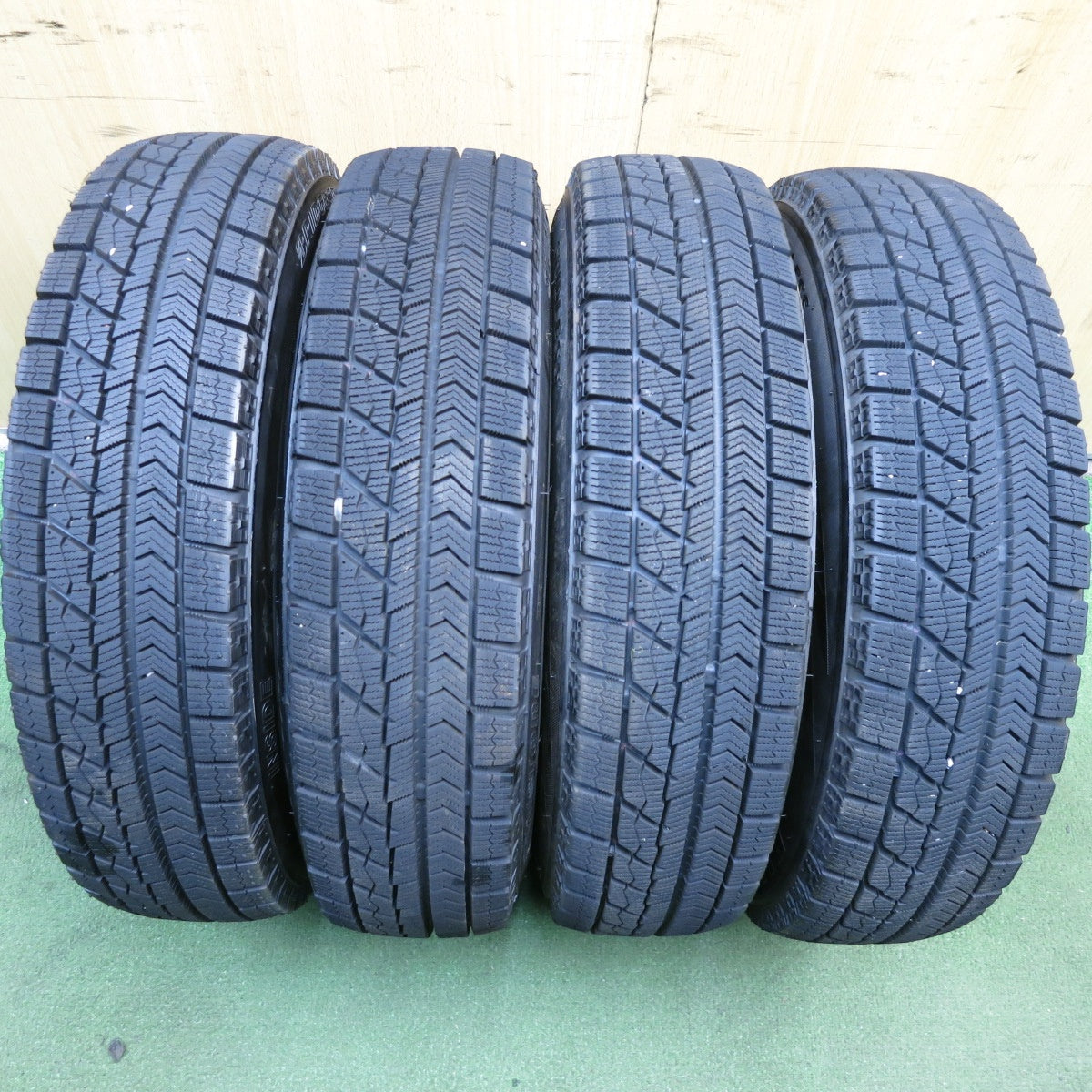 *送料無料* バリ溝！20年！9.5分以上★スタッドレス 145/80R13 ブリヂストン ブリザック VRX VELVA weds ヴェルヴァ 13インチ PCD100/4H★4020910KKス