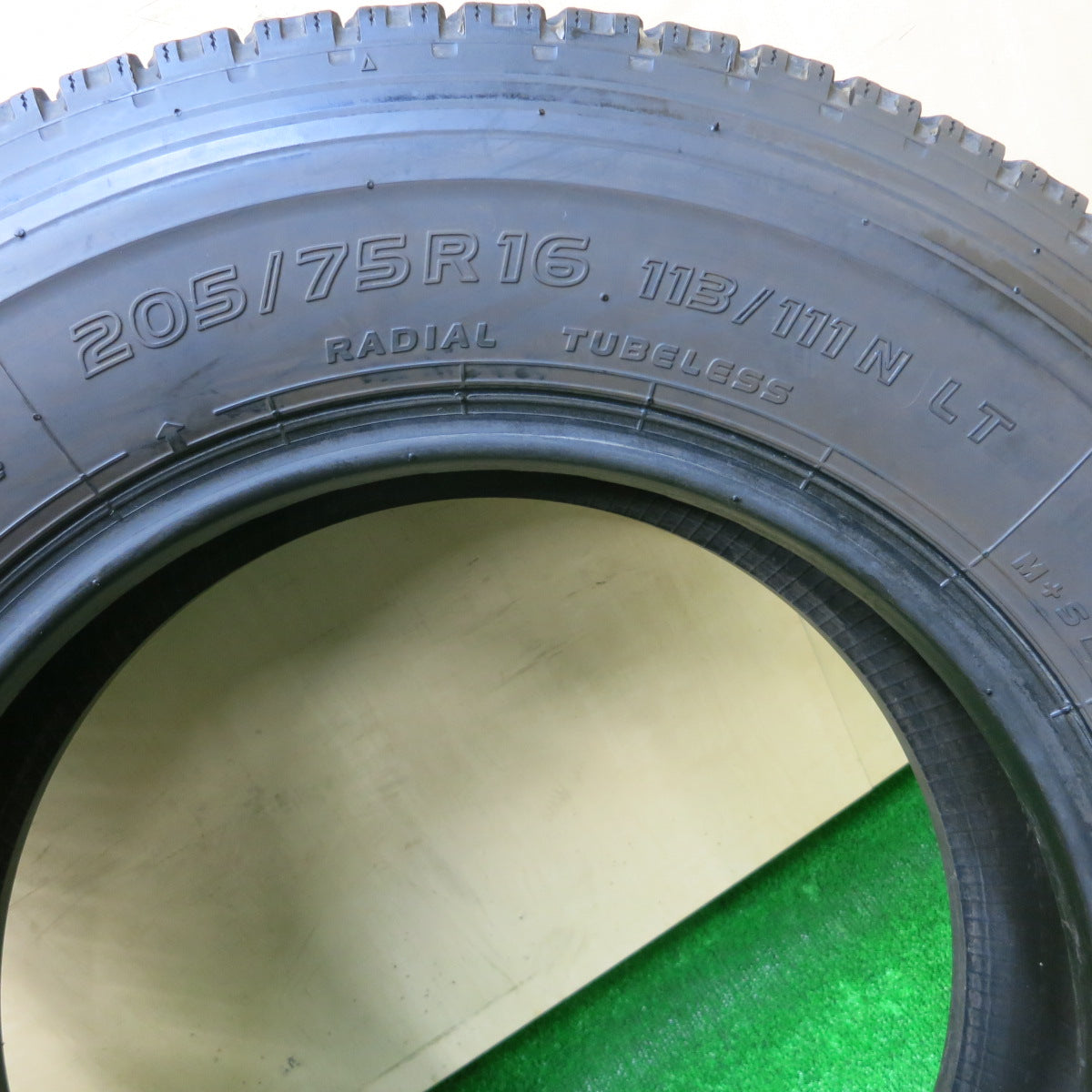 *送料無料*バリ溝！21年！9.5分以上★トラック タイヤ 205/75R16 113/111N トーヨー デルベックス M935 M934 16インチ★3111102イスタ