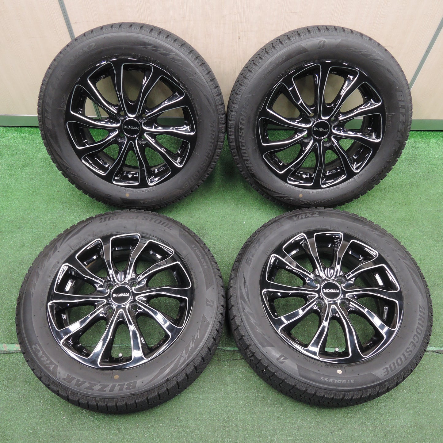 *送料無料*キレイ！19年★スタッドレス 185/60R15 ブリヂストン ブリザック VRX2 BALMINUM バルミナ 15インチ PCD100/4H★3120901TNス