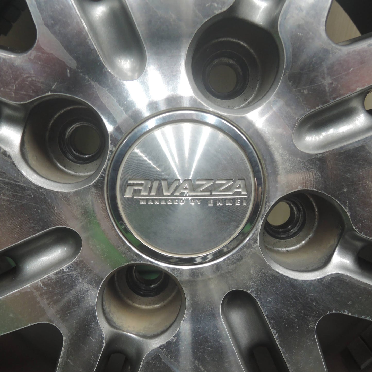 [送料無料]バリ溝！8.5分★175/65R14 RIVAZZA ENKEI ピレリ Cinturato P6 リヴァッツァ エンケイ 14インチ PCD100/4H★3103009SYノ