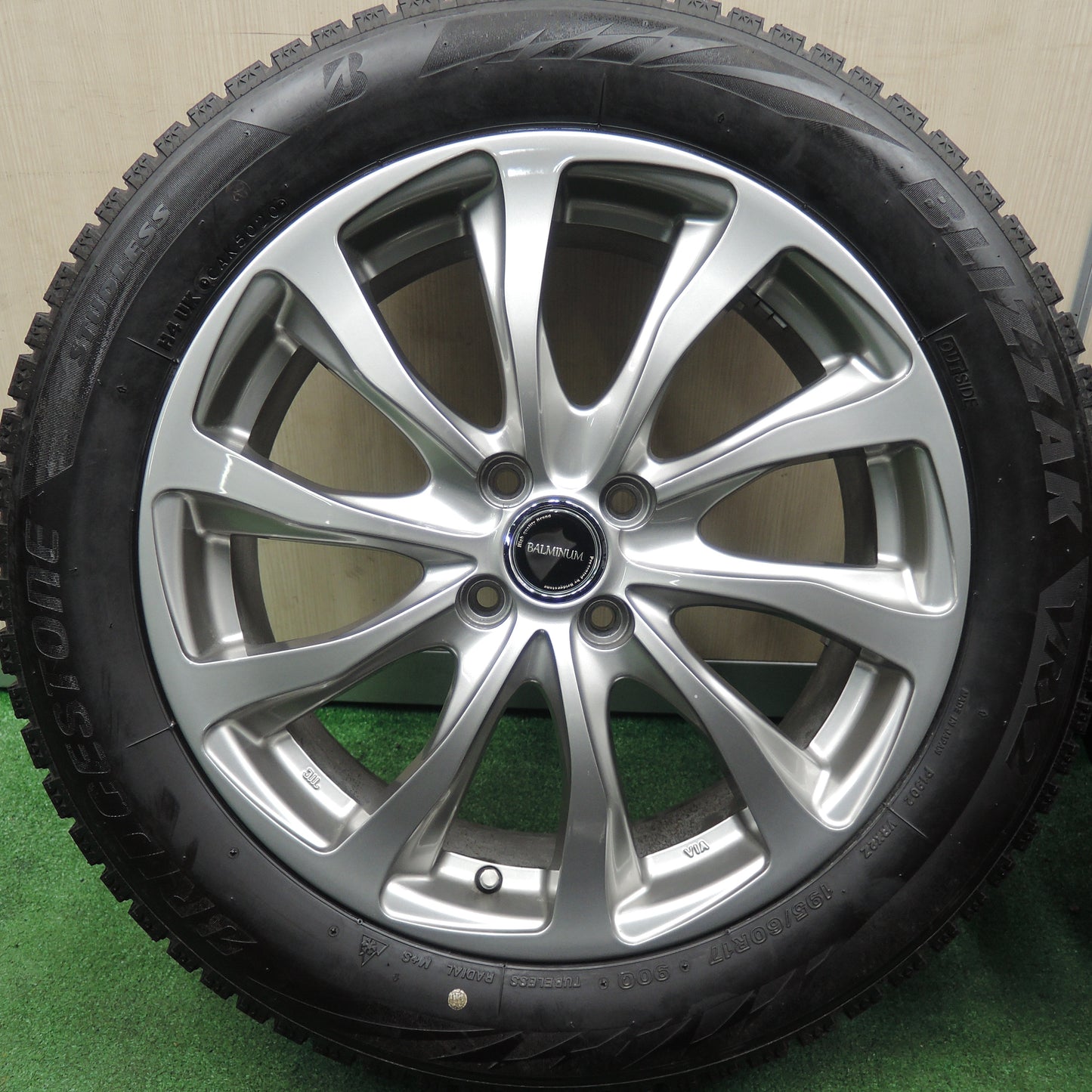 *送料無料*バリ溝！20年！キレイ！9分★スタッドレス 195/60R17 ブリヂストン ブリザック VRX2 BALMINUM バルミナ 17インチ PCD100/4H★3112703TNス