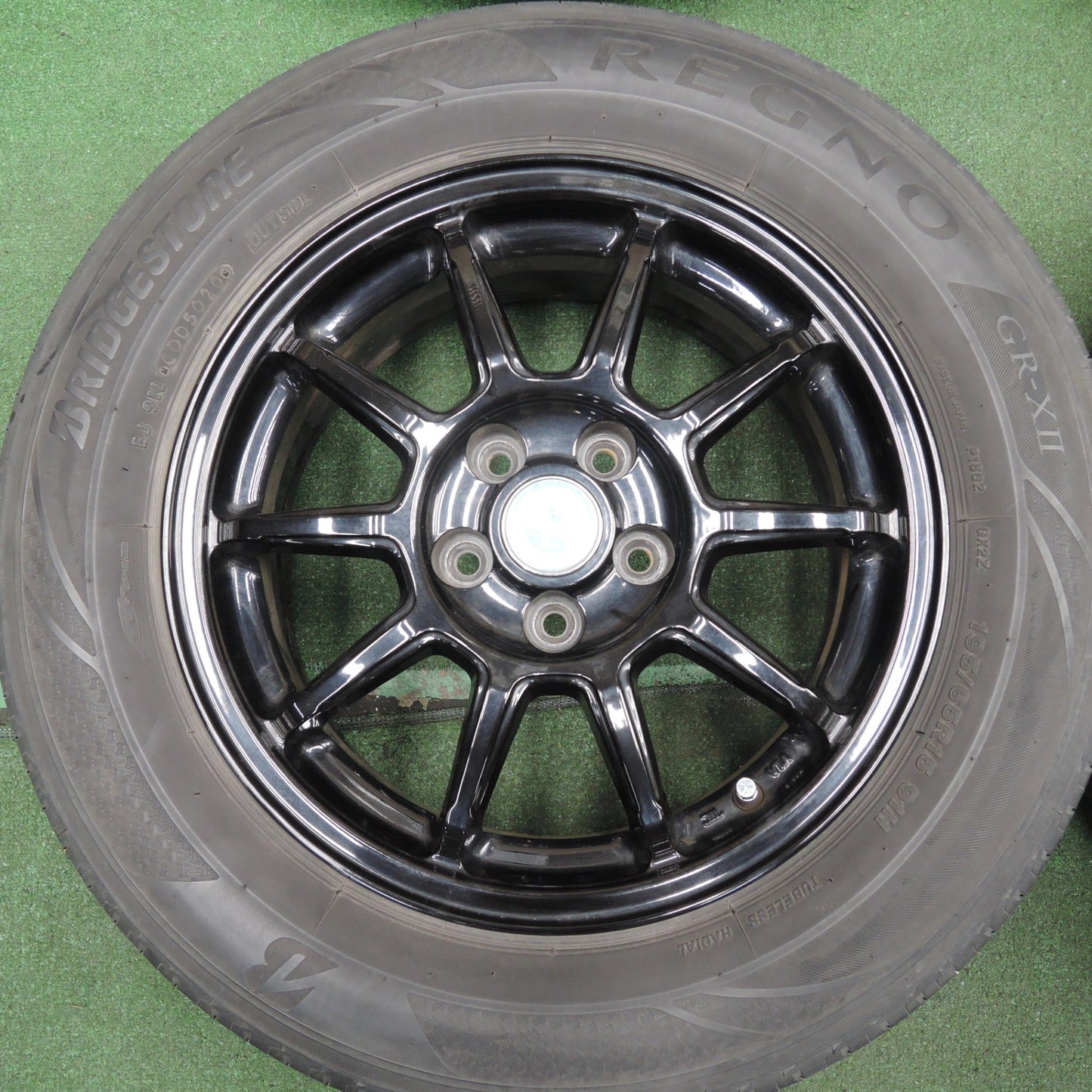 *送料無料* 4本価格！20年★プリウス 等 195/65R15 ブリヂストン レグノ GR-X2 AL 社外 アルミ 15インチ PCD100/5H★4021707HAノ