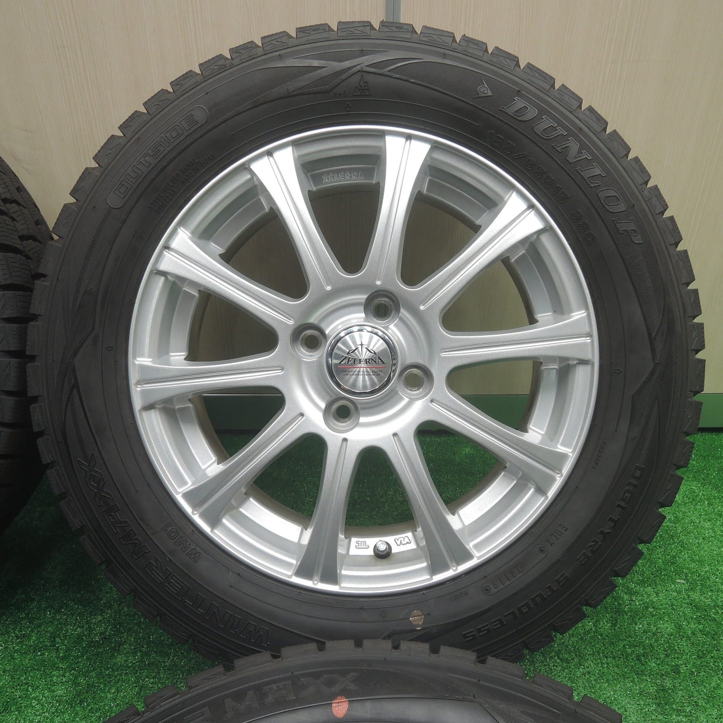 [送料無料]バリ溝！19年！キレイ！ほぼ10分★スタッドレス 185/65R15 ダンロップ ウインターマックス WM01 ZELERNA 15インチ PCD100/4H★3071206SYス