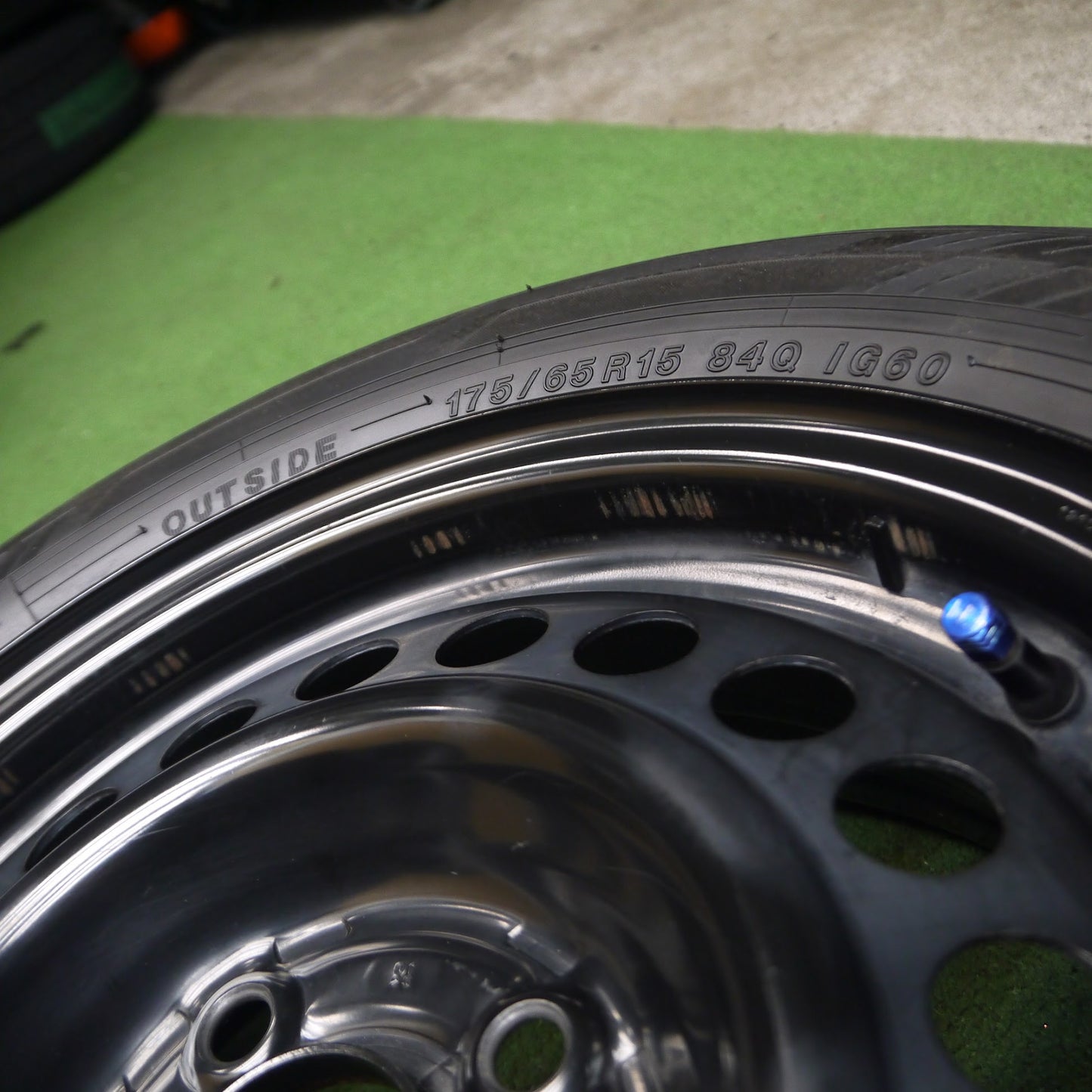 [送料無料]バリ溝！9分★スタッドレス 175/65R15 ヨコハマ アイスガード iG60 スチール ホイール 15インチ PCD100/4H★3091102Hス