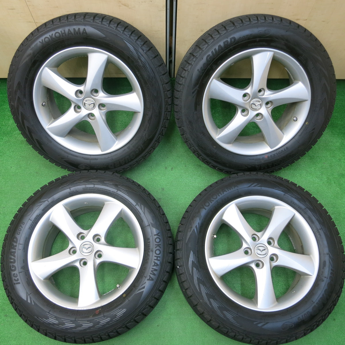 *送料無料*バリ溝！22年！ほぼ10分★マツダ アテンザ 純正 225/65R17 スタッドレス ヨコハマ アイスガード G075 17インチ PCD114.3/5H★3121205イス