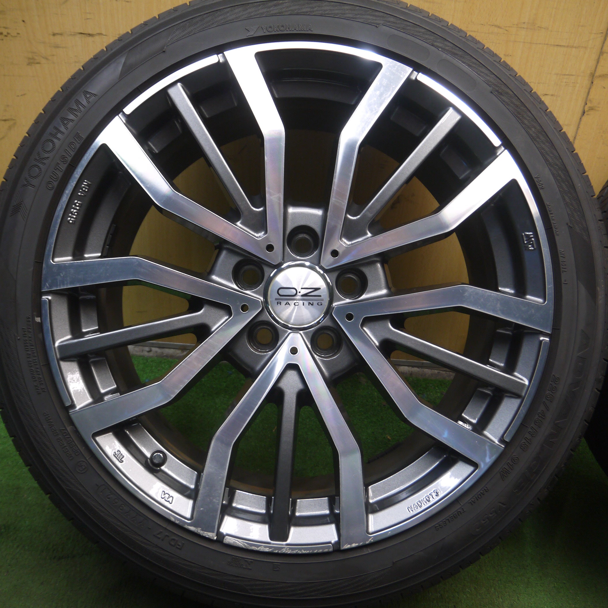 送料無料*バリ溝！21年！9.5分☆ボルボ 等 MSW 49 O・Z RACING 225/45R18 ヨコハマ アドバン dB V552 |  名古屋/岐阜の中古カー用品・工具の買取/販売ならガレージゲット