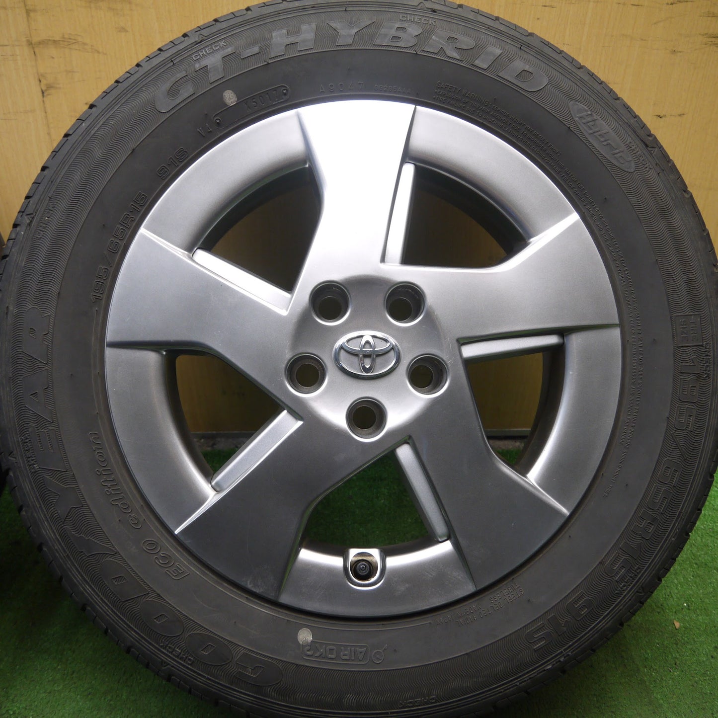 [送料無料]4本価格★トヨタ 30系 プリウス 純正 195/65R15 グッドイヤー GT-HYBRID 15インチ PCD100/5H★3090401Hノ