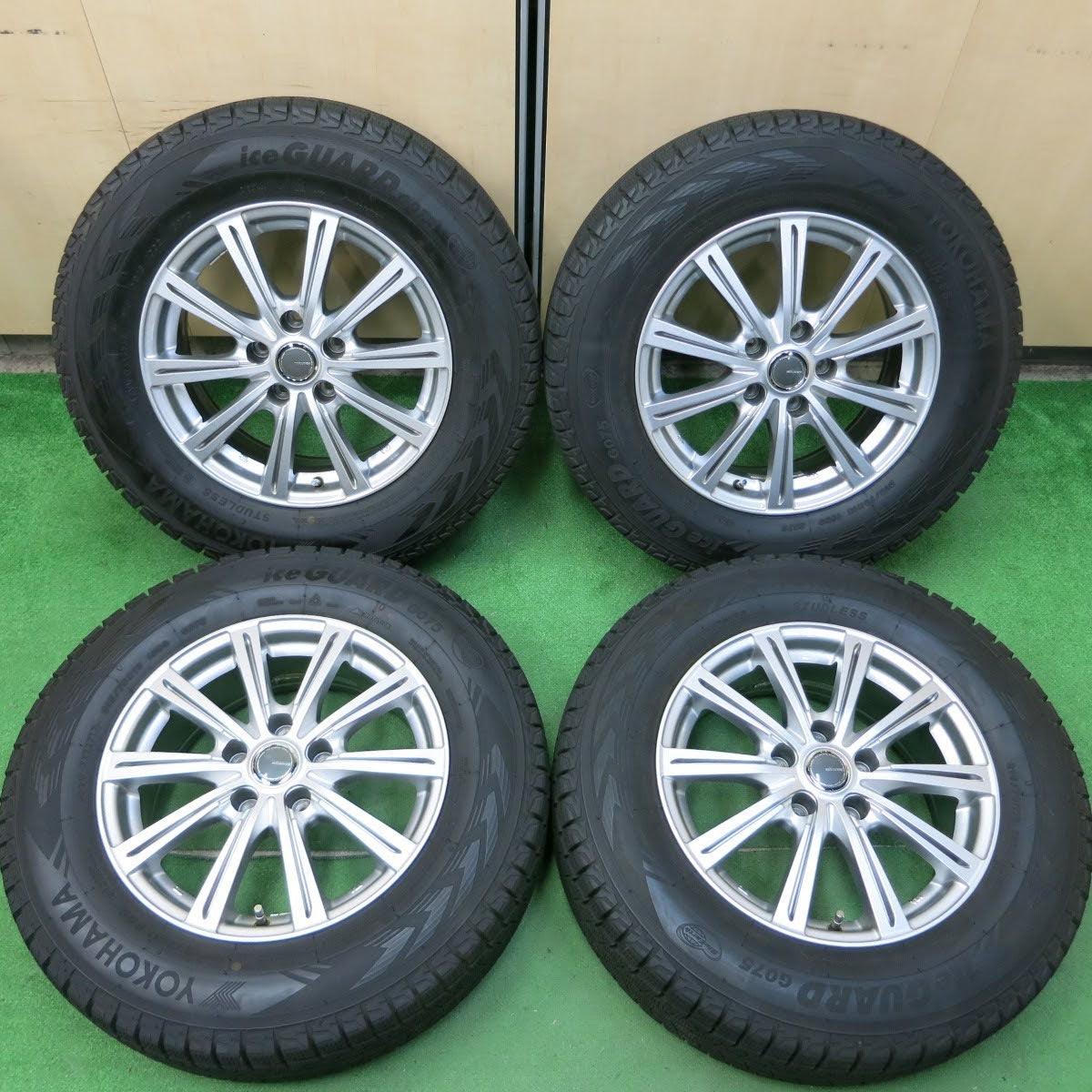 [送料無料]バリ溝！キレイ！9.5分★スタッドレス 215/70R16 ヨコハマ アイスガード G075 MiLLOUS ミルアス 16インチ PCD114.3/5H★3070203イス