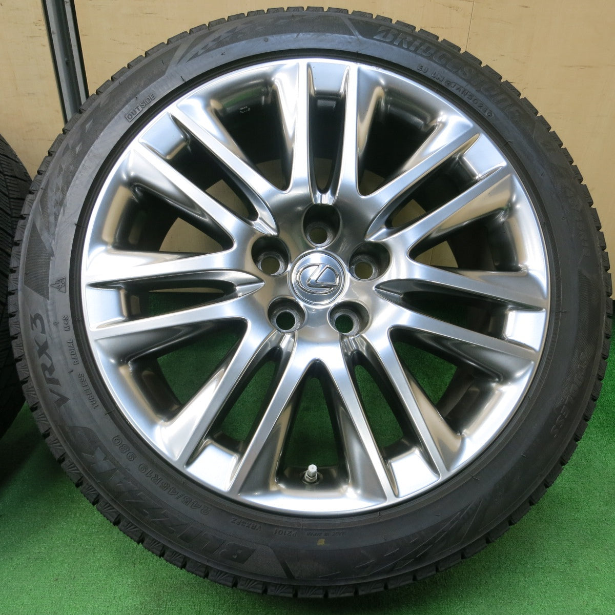 *送料無料* センサー付！バリ溝！21年！9.5分★レクサス LS460 純正 245/45R19 スタッドレス ブリヂストン ブリザック VRX3 19インチ PCD120/5H★4022006イス