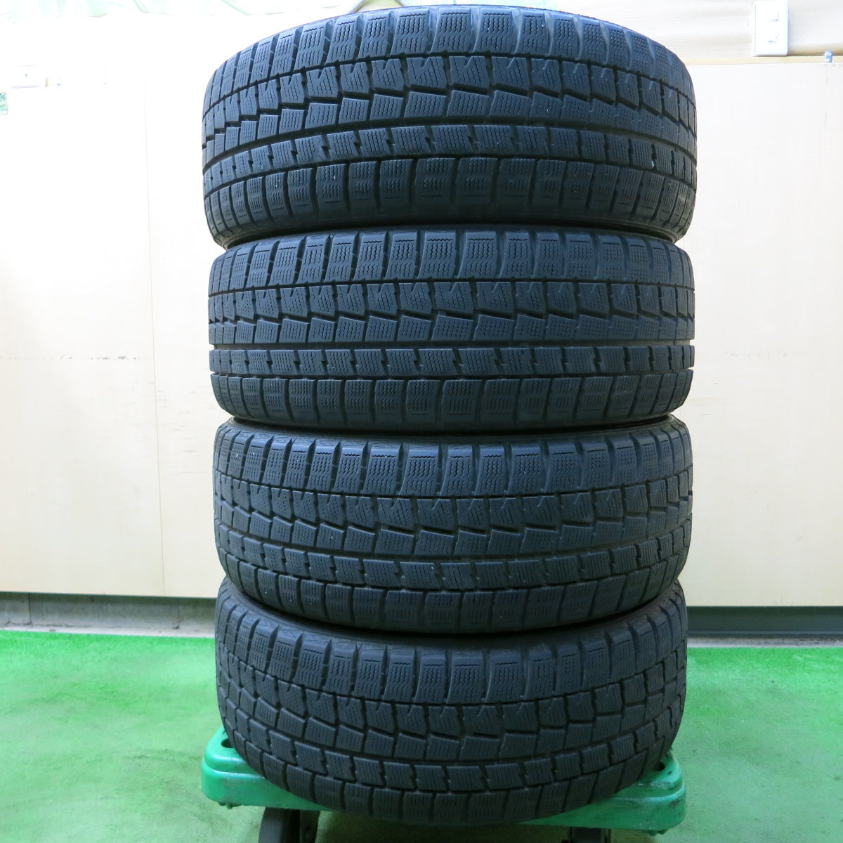 *送料無料*バリ溝！キレイ！8.5分★スタッドレス 215/45R17 ダンロップ ウインターマックス WM01 AL 社外 アルミ 17インチ PCD100/5H★3100912イス