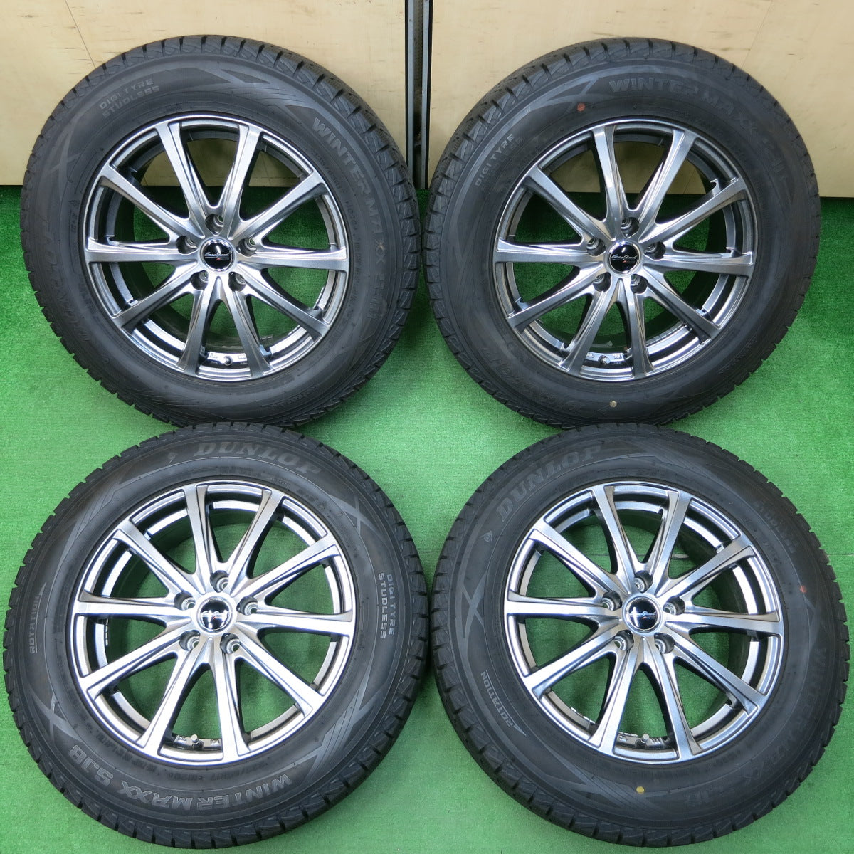 *送料無料*バリ溝！キレイ！9.5分以上★スタッドレス 225/65R17 ダンロップ ウインターマックス SJ8 EuroSpeed MANARAY マナレイ PCD114.3/5H★4010404イス