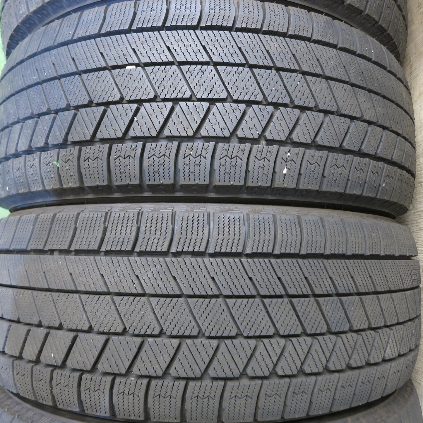 [送料無料]バリ溝！22年！キレイ！ほぼ10分★ワーゲン 等 225/45R17 スタッドレス ブリヂストン ブリザック VRX3 IRVINE アーヴィン PCD112/5H★3052208Hス