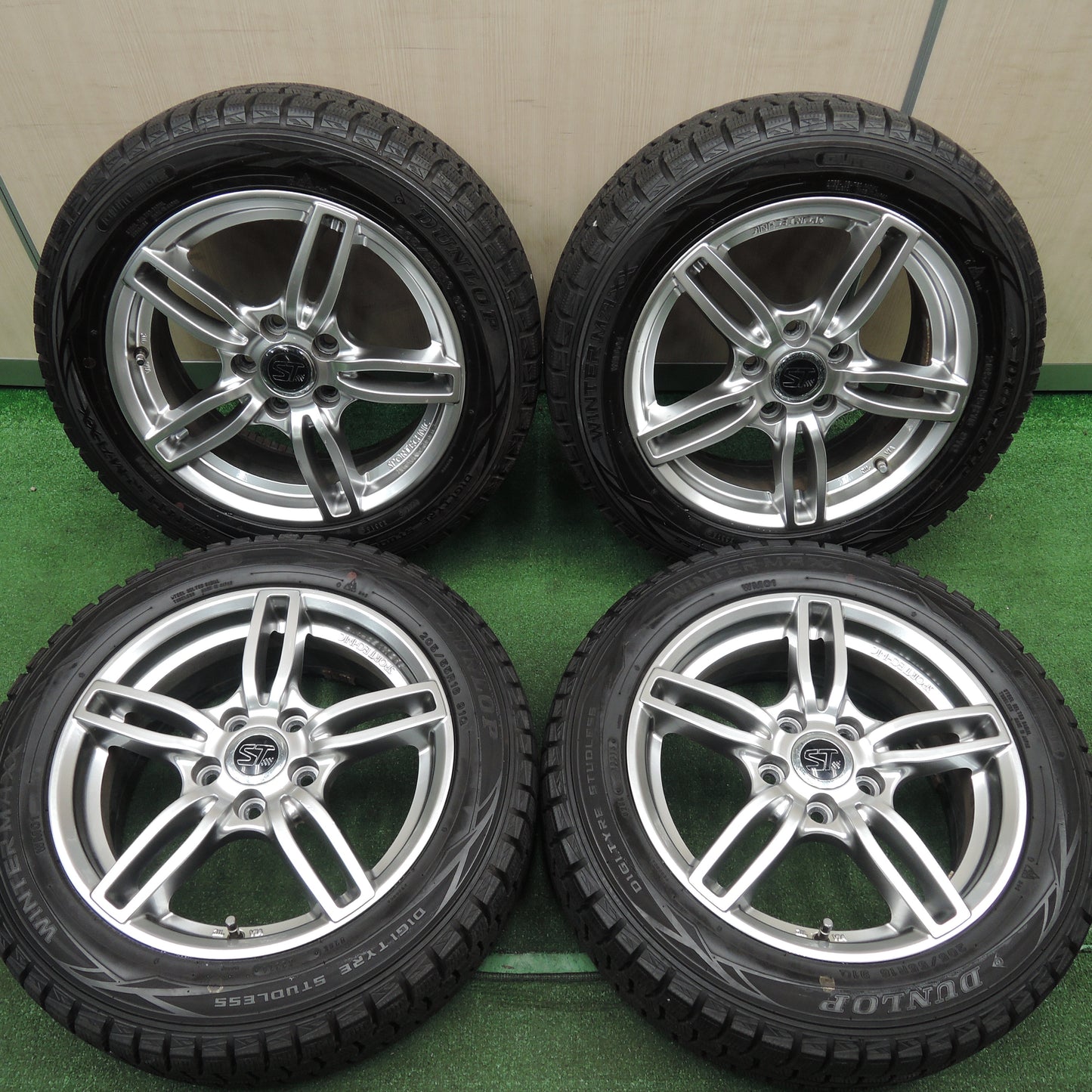 *送料無料*バリ溝！9.5分★ワーゲン 等 SPORT TECHNIC 205/55R16 スタッドレス ダンロップ ウインターマックス WM01 16インチ PCD112/5H★3112308HAス