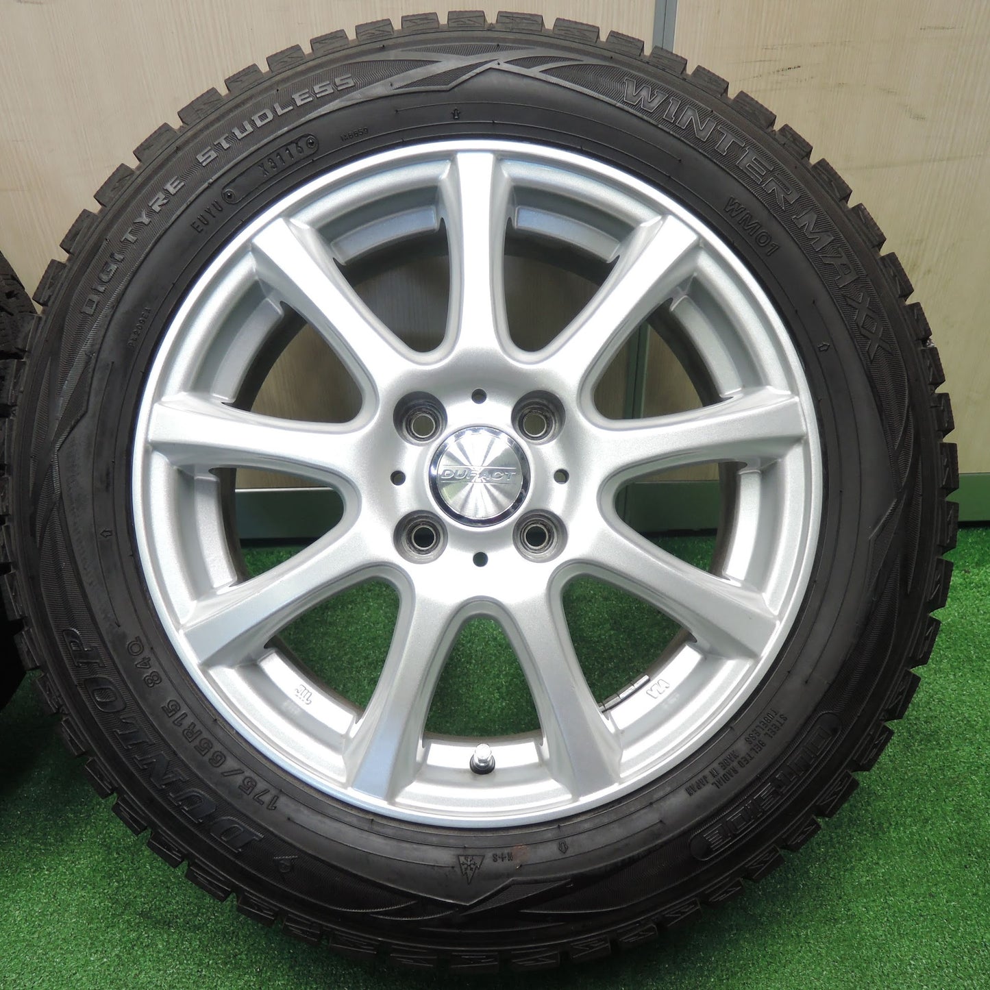 [送料無料]バリ溝！キレイ！9.5分★スタッドレス 175/65R15 ダンロップ ウインターマックス WM01 DUFACT デュファクト 15インチ PCD100/4H★3092401NJス