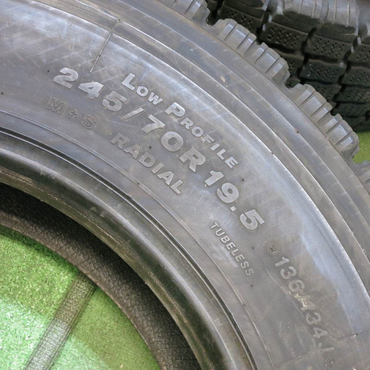 *送料無料* 4本価格！20年★トラック タイヤ 245/70R19.5 136/134J スタッドレス ブリヂストン W910 19.5インチ★4021005クスタ