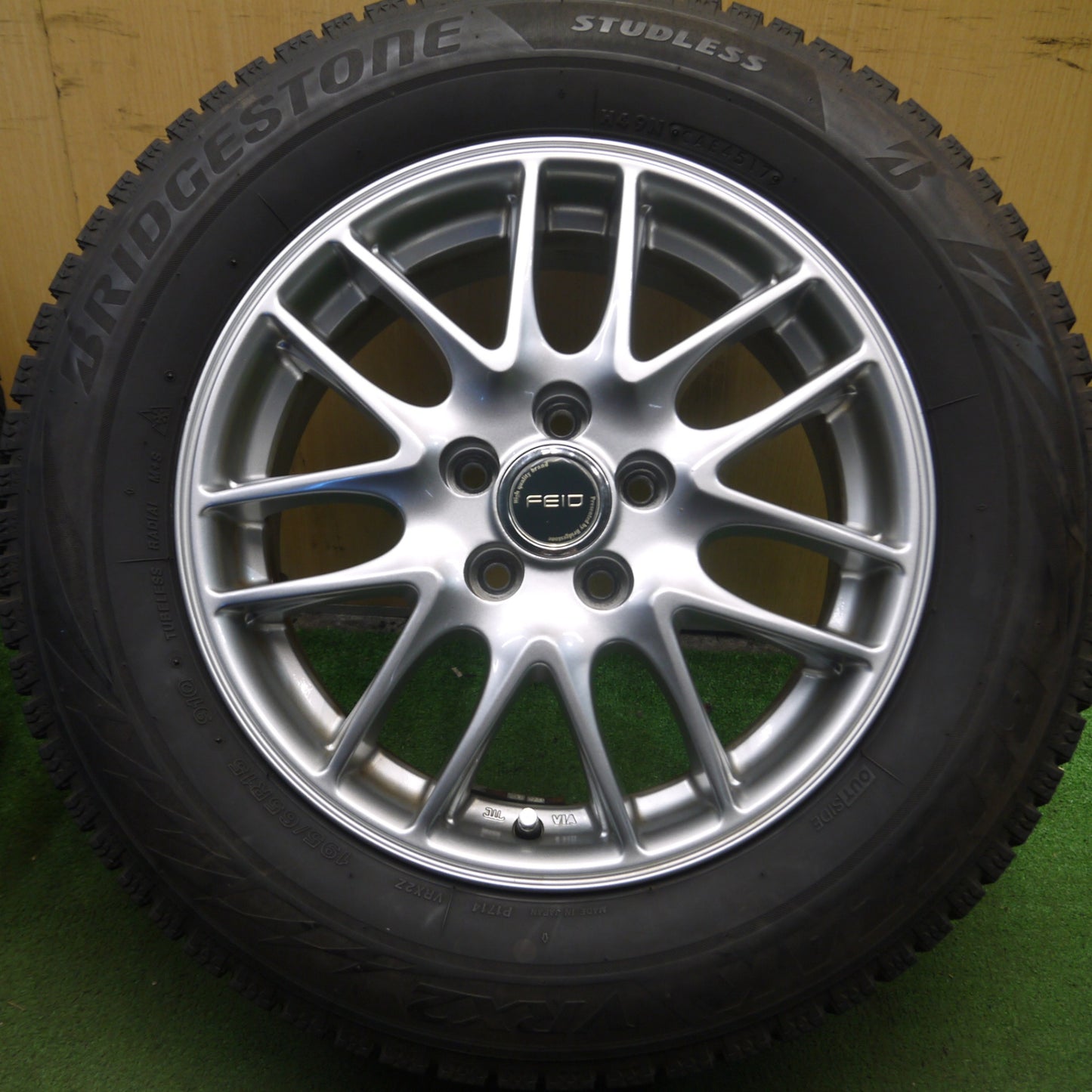 *送料無料* バリ溝！キレイ！9分★プリウス等 195/65R15 スタッドレス ブリヂストン ブリザック VRX2 FEID 15インチ PCD100/5H★4021311Hス