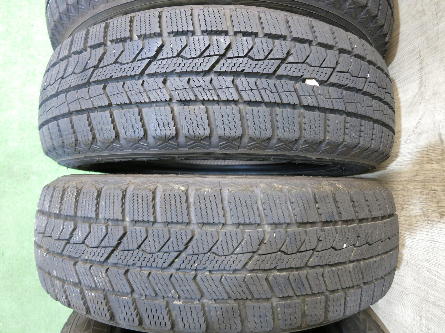 [送料無料]バリ溝！21年！ほぼ10分★スタッドレス 155/65R14 トーヨー オブザーブ GIZ2 タイヤ 14インチ スペーシア ワゴンR アルト ムーブ 等★2103103Hスタ