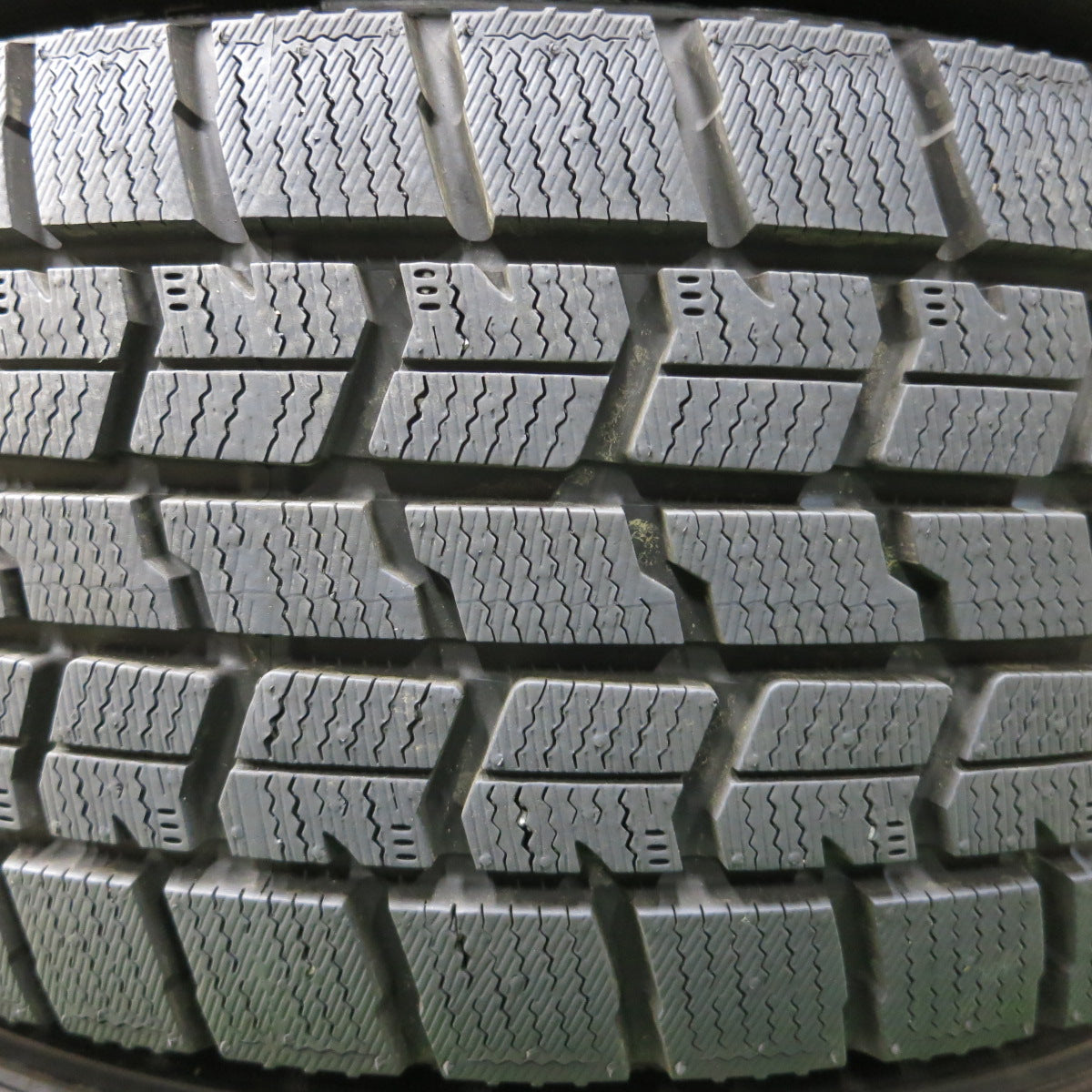 *送料無料*バリ溝！21年！キレイ！ほぼ10分★スタッドレス 215/60R16 グッドイヤー アイスナビ7 SCHNEIDER MiD シュナイダー 16インチ PCD114.3/5H★3111804イス