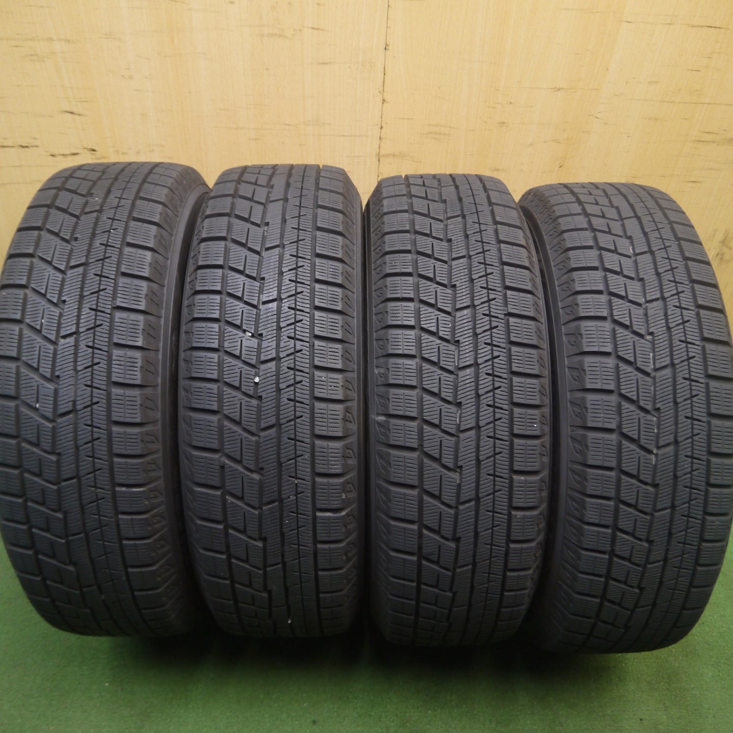 *送料無料* 超バリ溝！22年！キレイ！9.5分以上★プリウス等 195/65R15 スタッドレス ヨコハマ アイスガード iG60 MiLLOUS ミルアス 15インチ PCD100/5H★4022002Hス