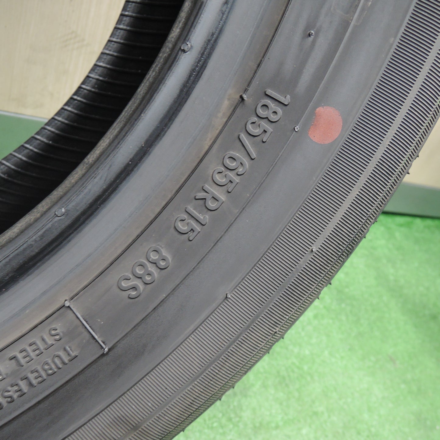 *送料無料*ほぼ新車外し！23年★185/65R15 トーヨー ナノエナジー J67 タイヤ 15インチ アクア シエンタ フリード ノート 等★3120803HAノタ