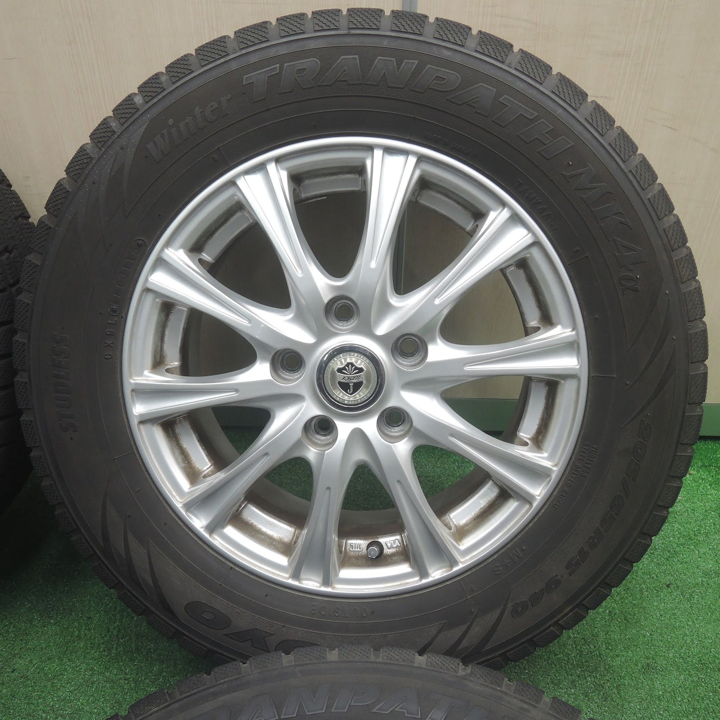 [送料無料]4本価格★スタッドレス 205/65R15 トーヨー ウインタートランパス MK4α JOKER ジョーカー 15インチ PCD114.3/5H★3110704SYス