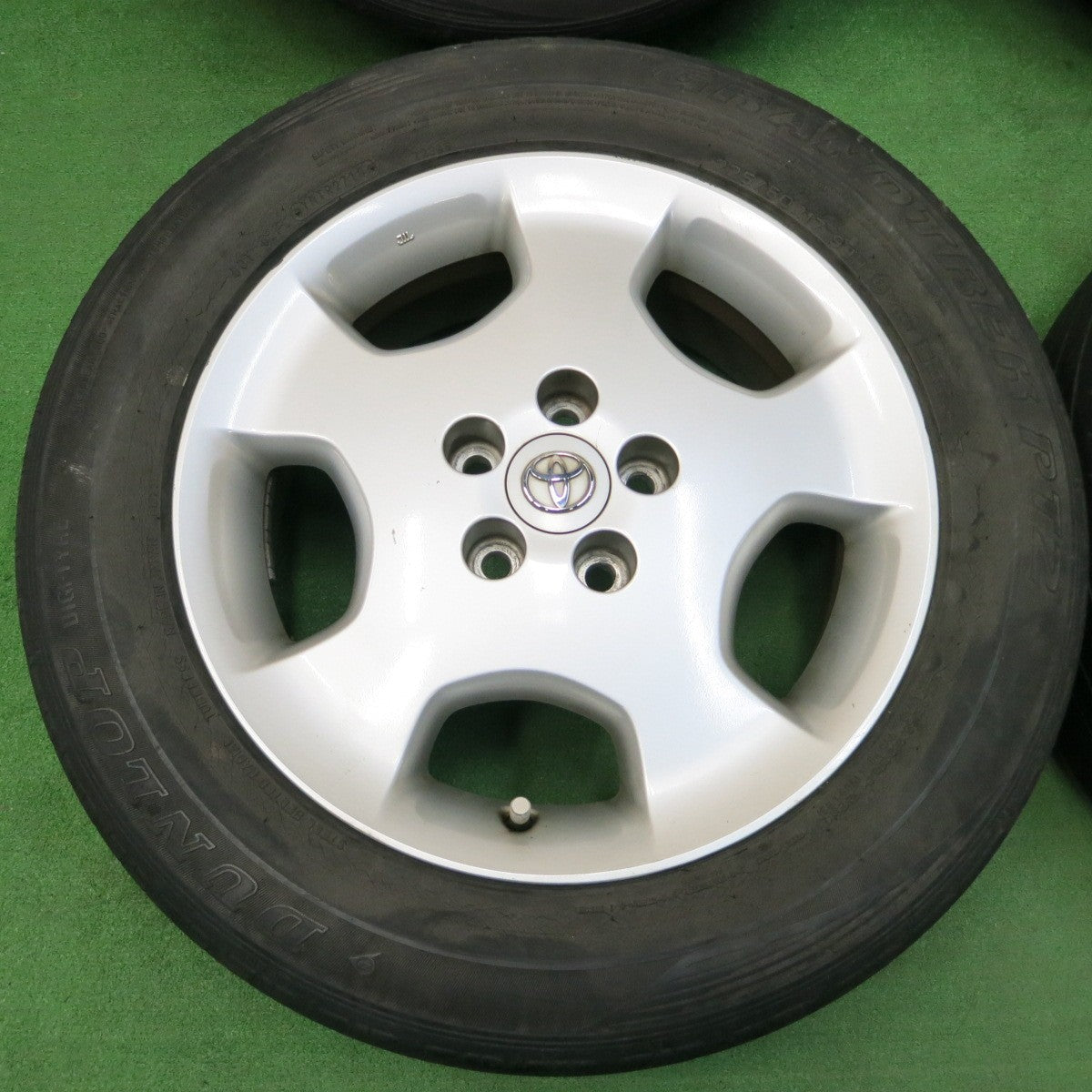 *送料無料* 4本価格★トヨタ クルーガー 純正 225/60R17 ダンロップ グラントレック PT2 17インチ PCD114.3/5H★4030603イノ