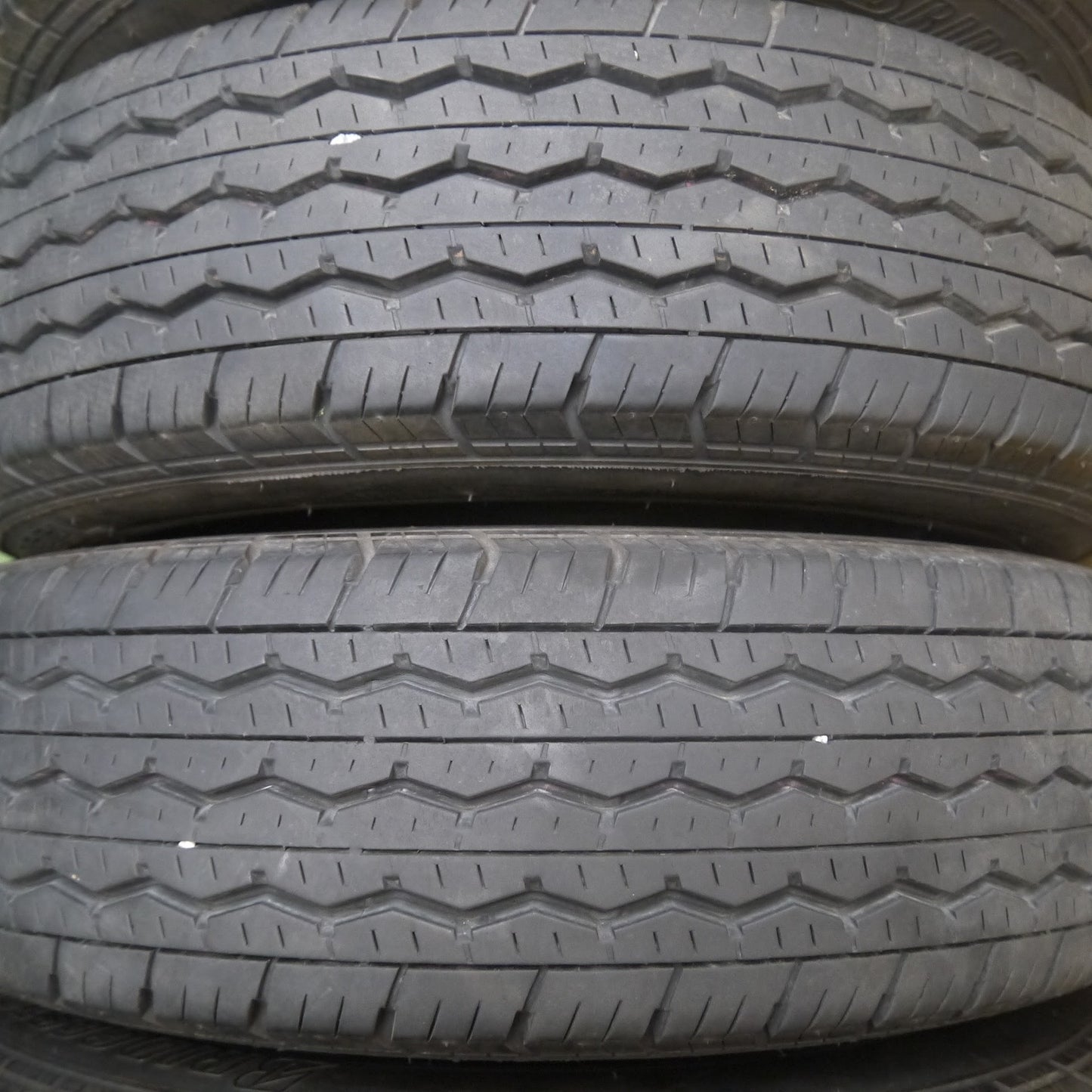 [送料無料]バリ溝！キレイ！9.5分★195/70R15 106/104L ブリヂストン RD-613 STEEL スチール ホイール 15インチ PCD139.7/6H カムロード 等★3090405Hノ