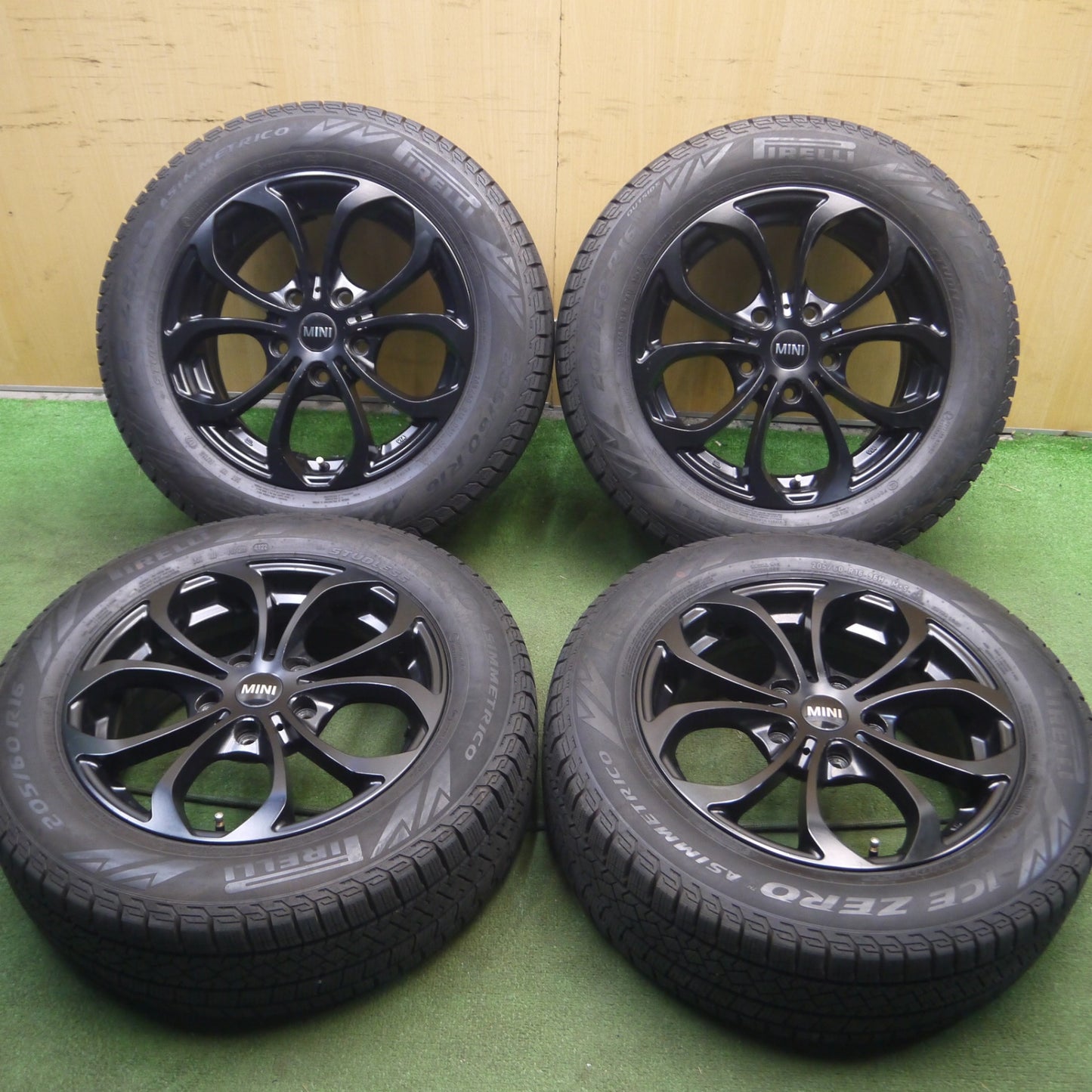 *送料無料* バリ溝！22年！9.5分以上★MINI ミニ 等 AGA 205/60R16 スタッドレス ピレリ アイス ゼロ 16インチ PCD120/5H★4021312Hス