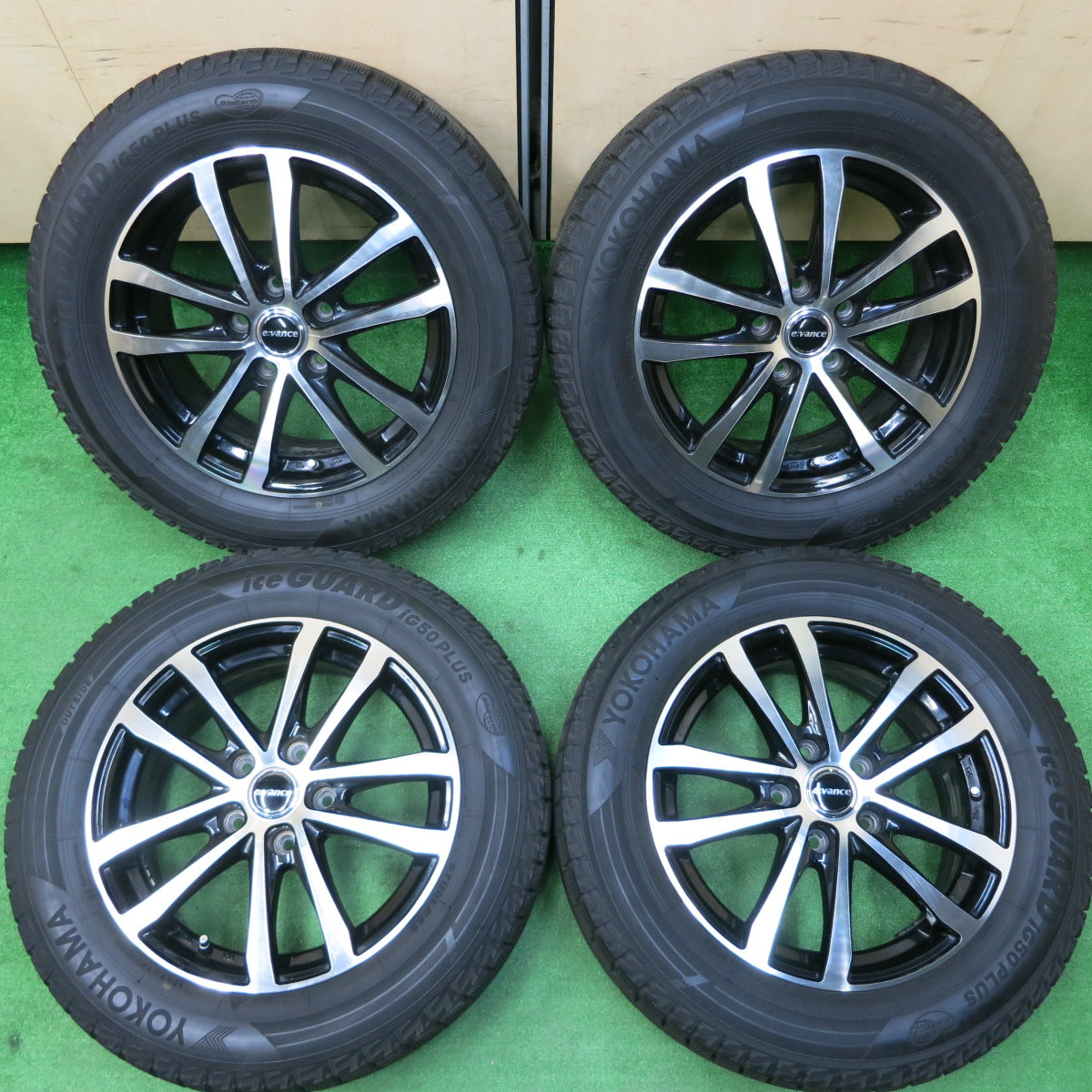 *送料無料*バリ溝！19年！キレイ！9.5分★スタッドレス 215/60R16 ヨコハマ アイスガード iG50 プラス e:vance 16インチ PCD114.3/5H★3120907イス