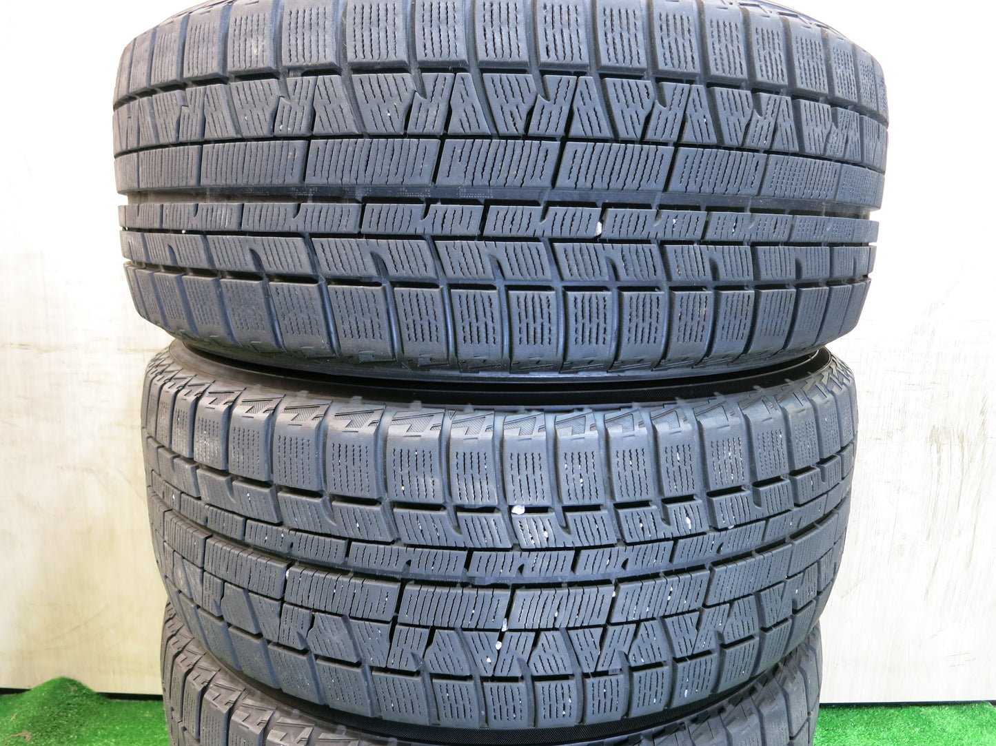 [送料無料]バリ溝！9.5分★スタッドレス 215/50R17 ヨコハマ アイスガード iG50 プラス タイヤ 17インチ レヴォーグ プリウスα アテンザ 等★2061005Hスタ