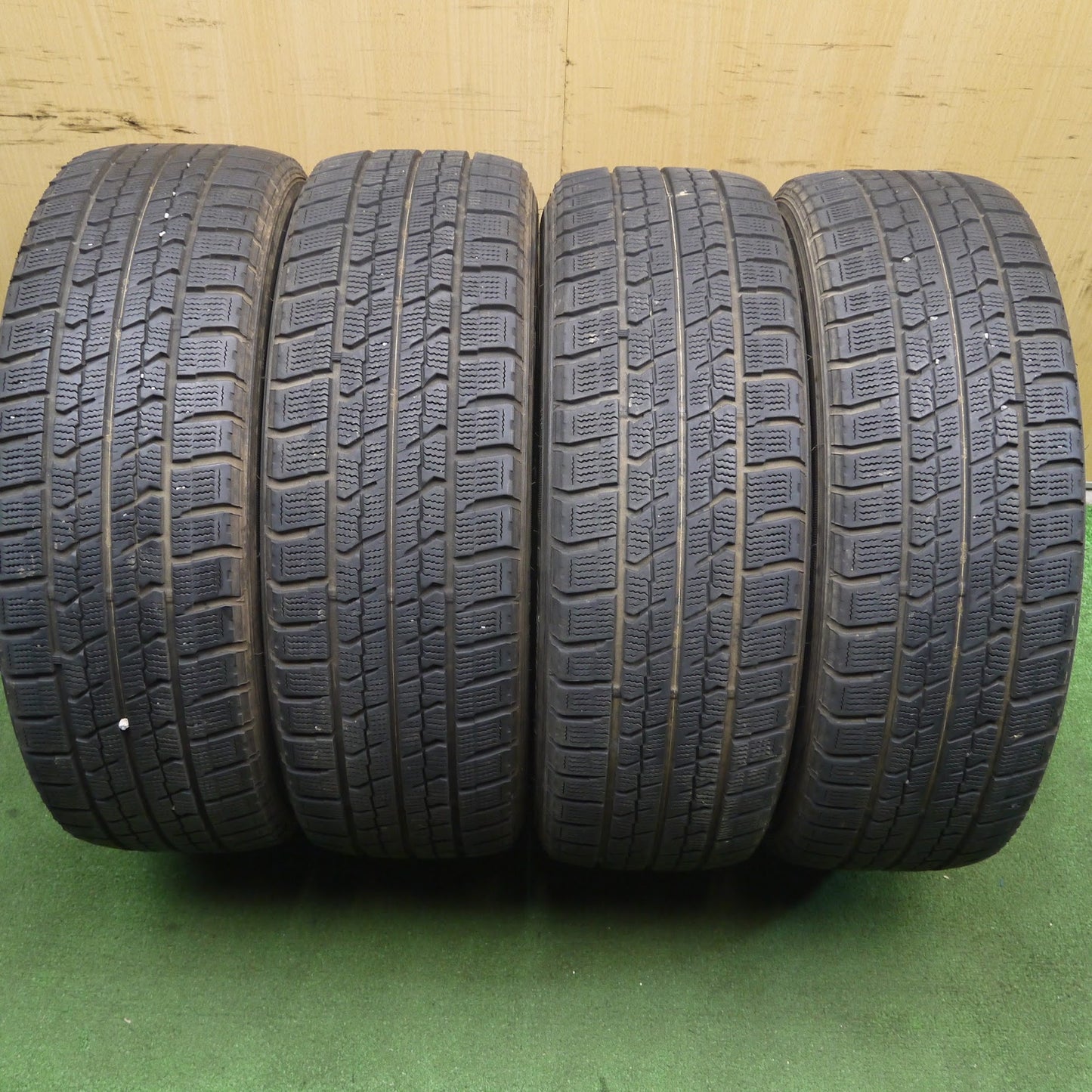 [送料無料]バリ溝！8.5分★スタッドレス 205/65R16 グッドイヤー アイスナビ ZEA2 タイヤ 16インチ 10アルファード エスティマ ティアナ CX-3 等★3062113クスタ