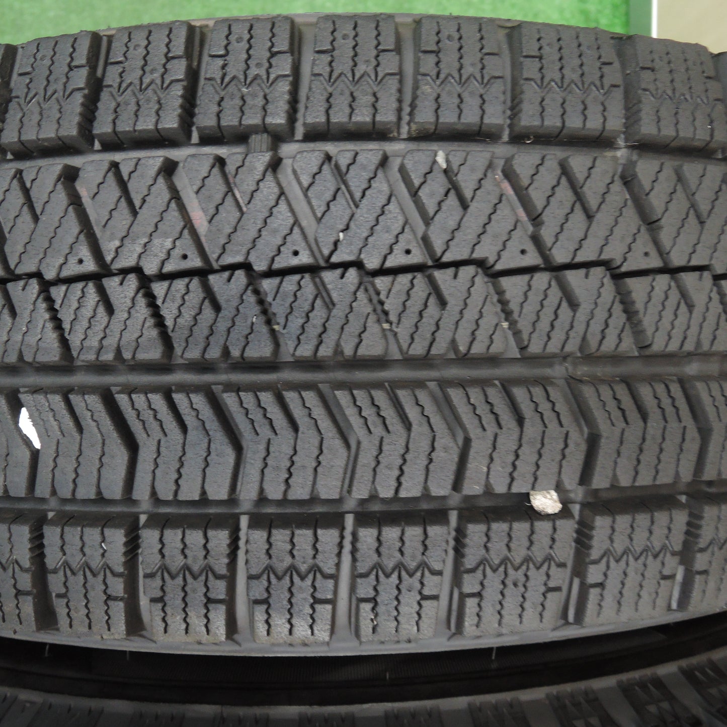 *送料無料*バリ溝！21年！キレイ！9.5分★スタッドレス 185/65R15 ブリヂストン ブリザック VRX2 ravrion RM01 ラブリオン 15インチ PCD100/4H★3120818TNス