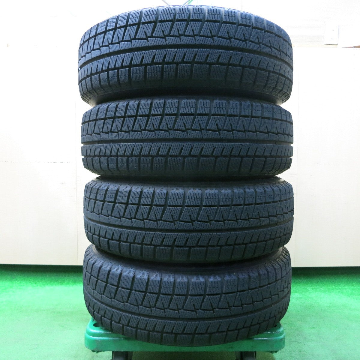 *送料無料* バリ溝！キレイ！9.5分★スタッドレス 215/65R16 ブリヂストン アイスパートナー2 WAREN ヴァーレン 16インチ PCD114.3/5H★4020902イス