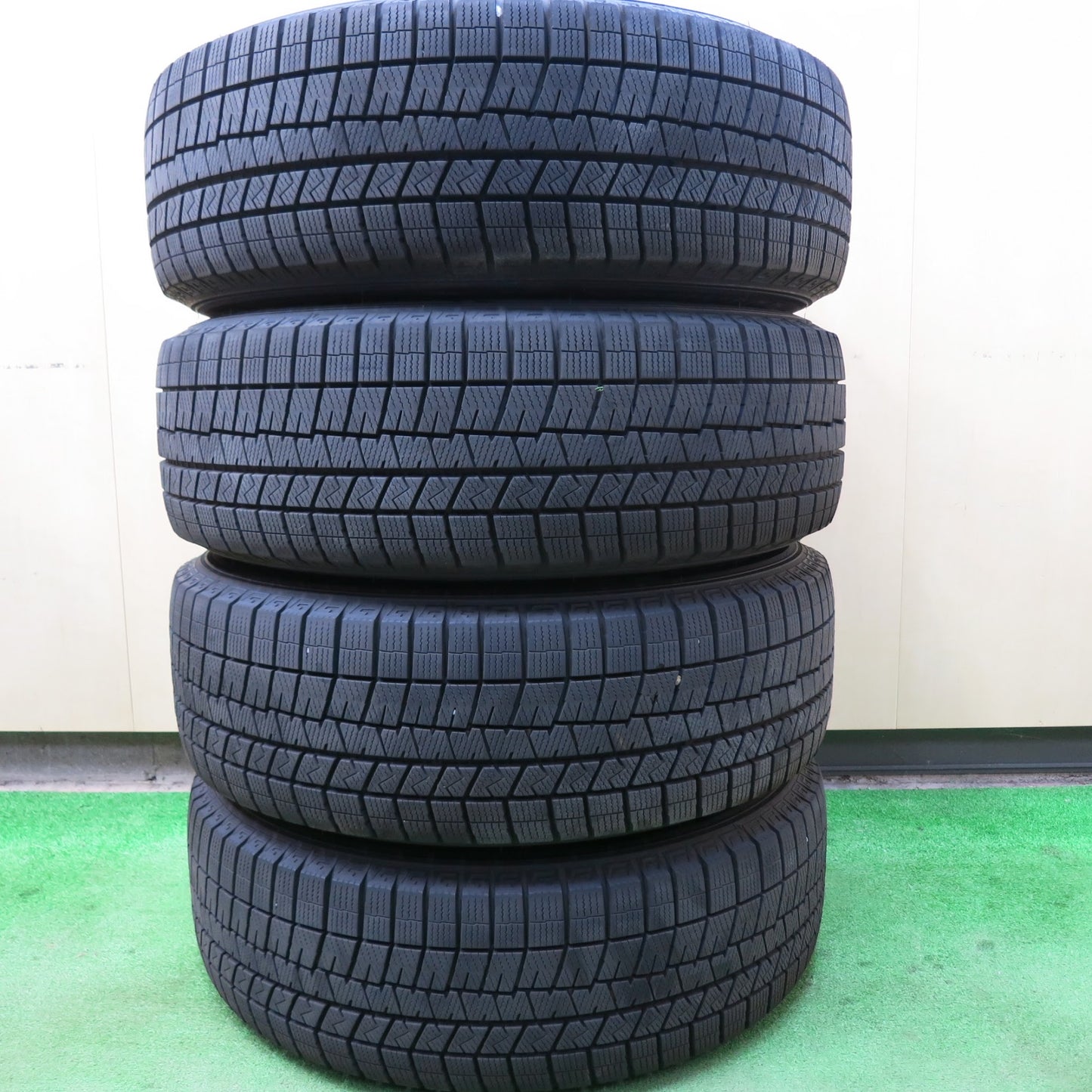 [送料無料]バリ溝！21年！キレイ！9.5分★スタッドレス 225/65R17 ダンロップ ウインターマックス03 Mistiere ミスティーレ 17インチ PCD114.3/5H★3041802ヒス