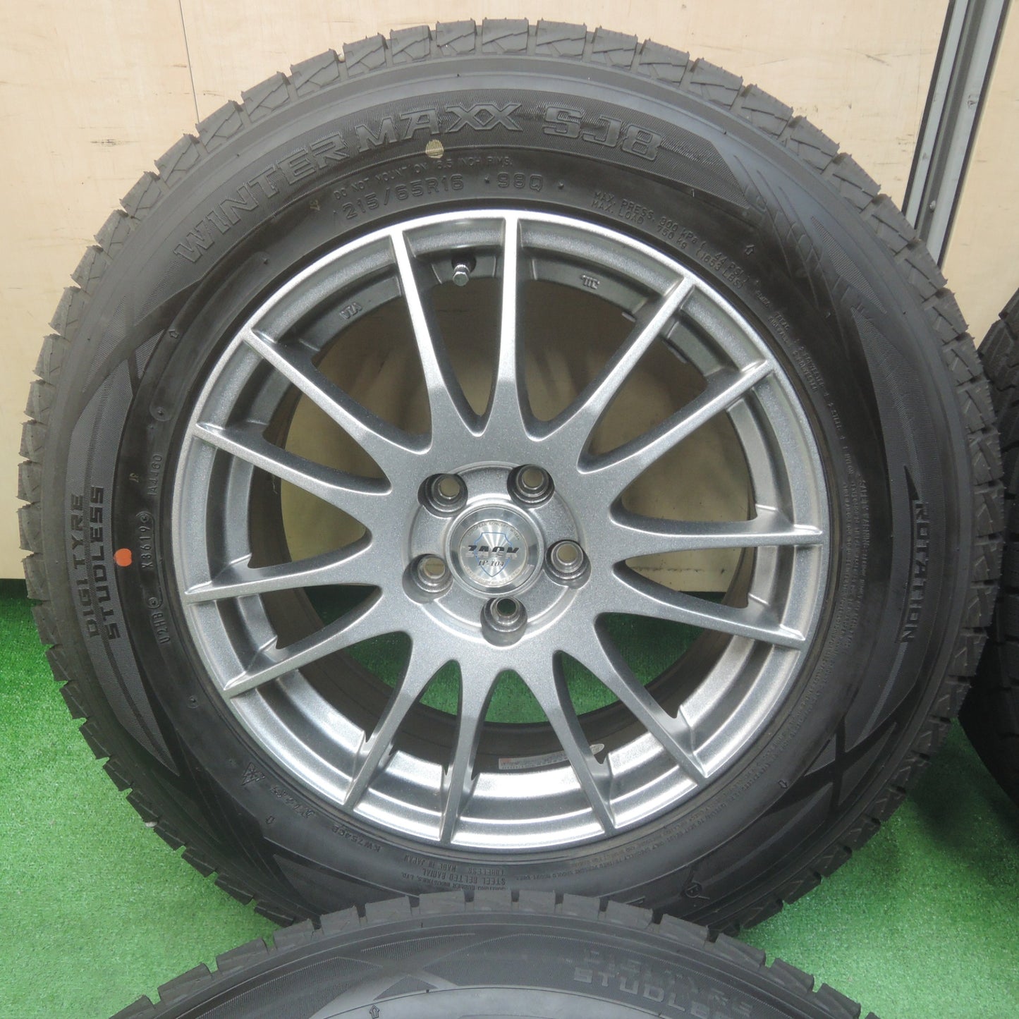 *送料無料* 超バリ溝！キレイ！ほぼ10分★フォレスター等 215/65R16 スタッドレス ダンロップ ウインターマックス SJ8 ZACK MONZA PCD100/5H★4022711SYス