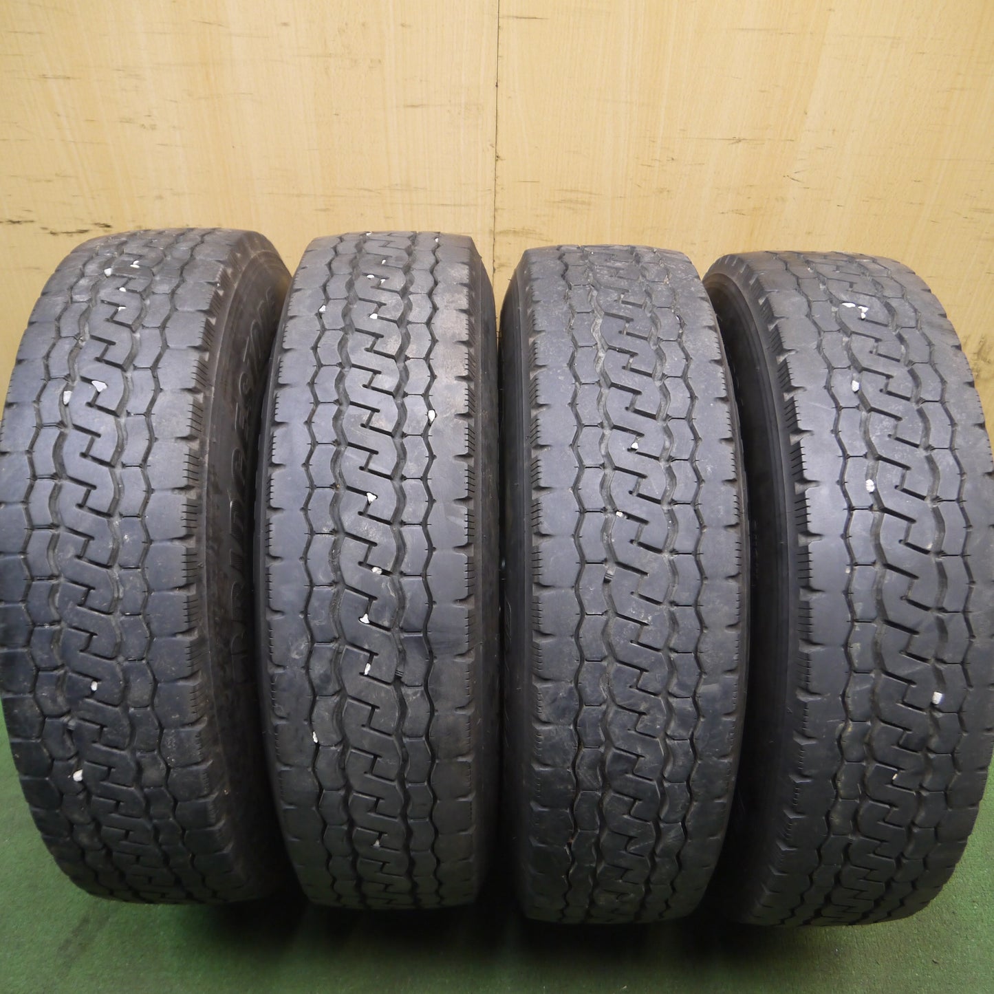 *送料無料*バリ溝！19年！キレイ！9分★185/75R15 106/104L ブリヂストン デュラビス M804 LAYCEA レイシア 15インチ PCD114.3/5H★3121310Hノ