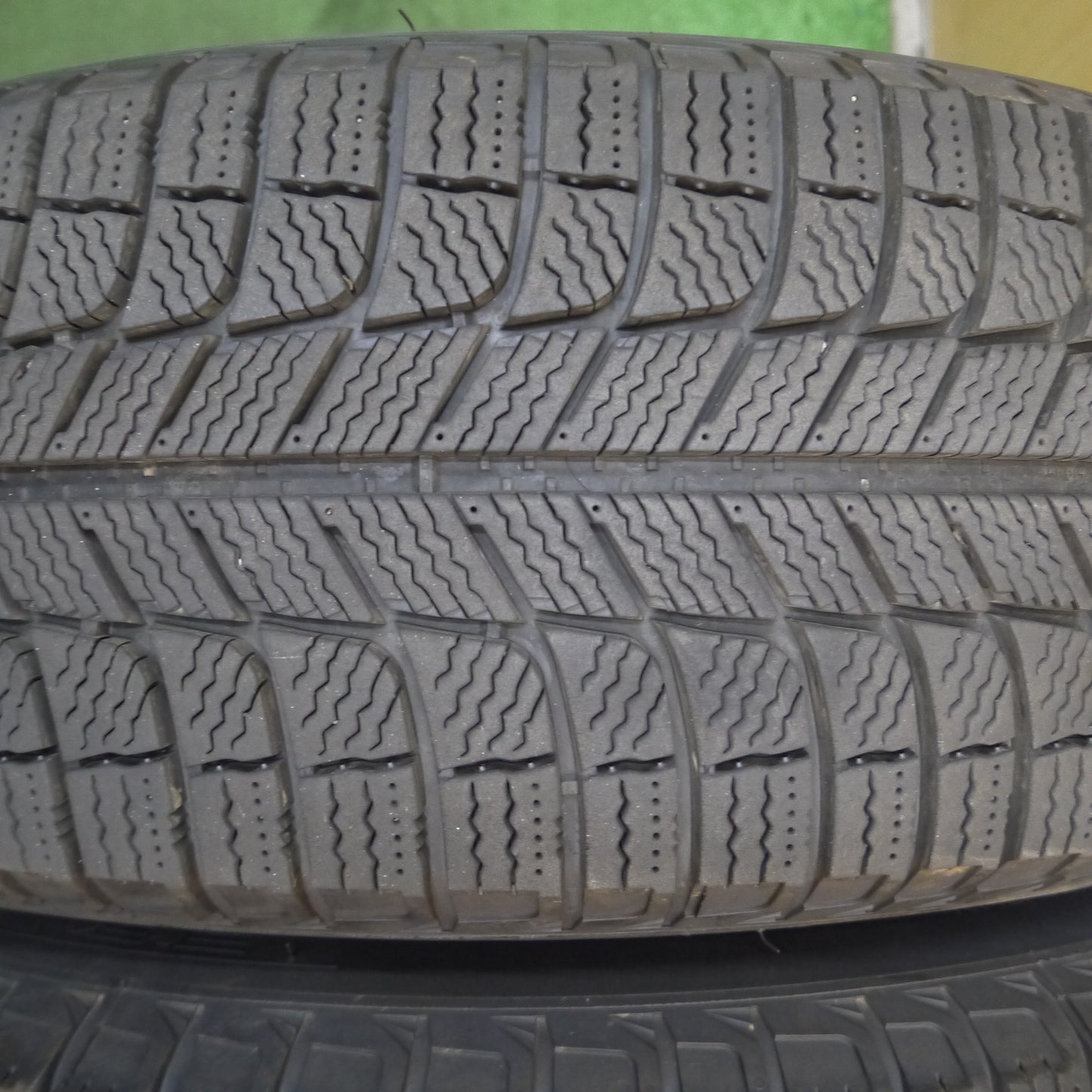 *送料無料*バリ溝！キレイ！9.5分★スタッドレス 225/65R17 ミシュラン X-ICE3+ ESTROSA エステローザ 17インチ PCD114.3/5H★4011302クス