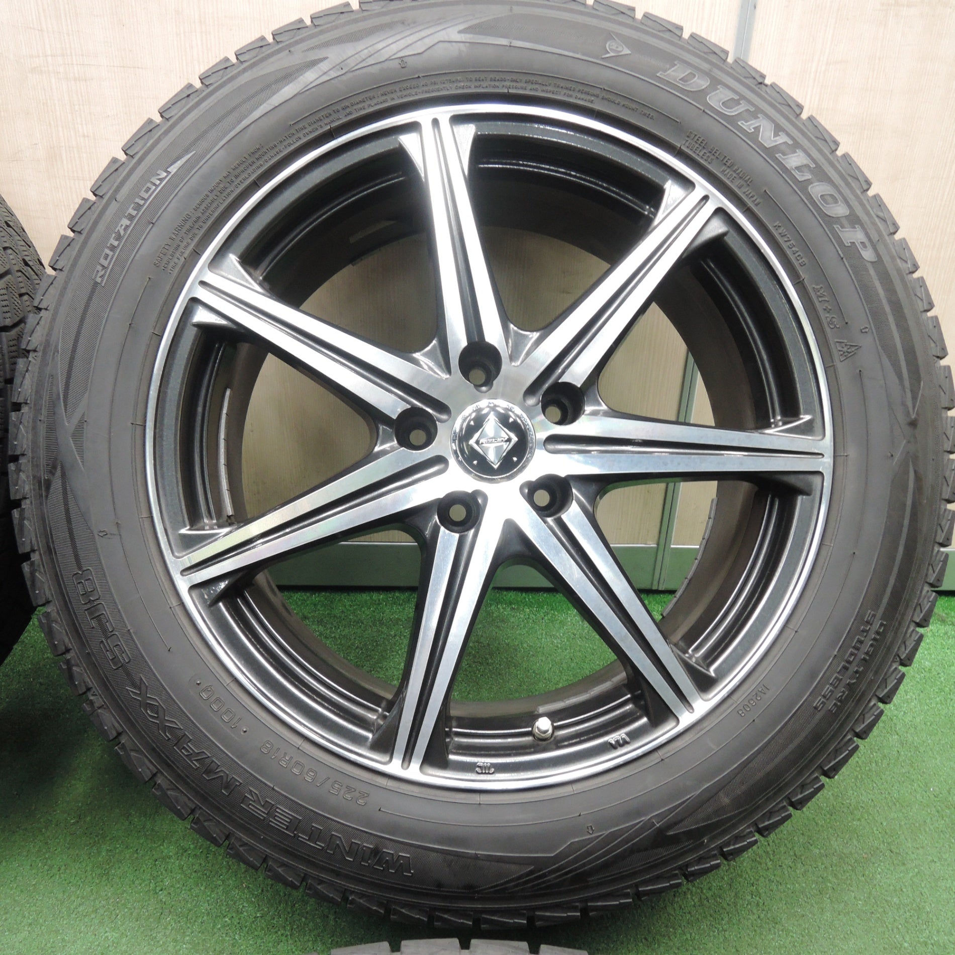 DUNLOP WINTER MAXX SJ8 225/60R18 18インチ スタッドレス 4本 2020年 