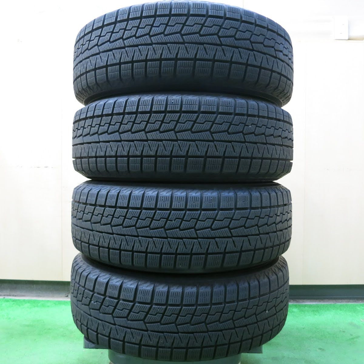 [送料無料]バリ溝！21年！キレイ！9.5分★スタッドレス 195/65R15 ヨコハマ アイスガード iG70 FEID 15インチ PCD114.3/5H★3072206イス