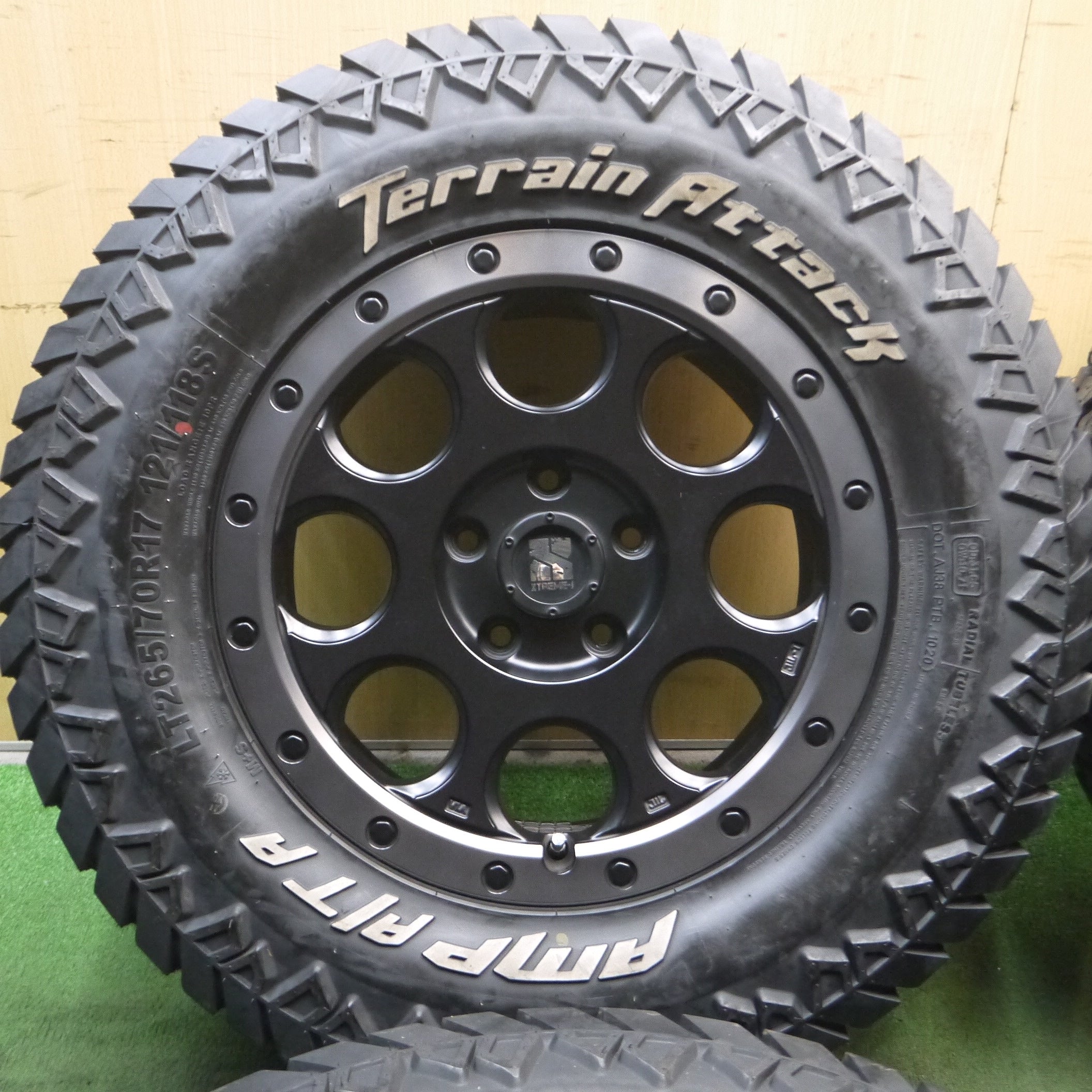 送料無料*バリ溝！20年！キレイ！9.5分☆ジープ等 XTREME-J /70R17 121/118S Terrain Attack AM |  名古屋/岐阜の中古カー用品・工具の買取/販売ならガレージゲット