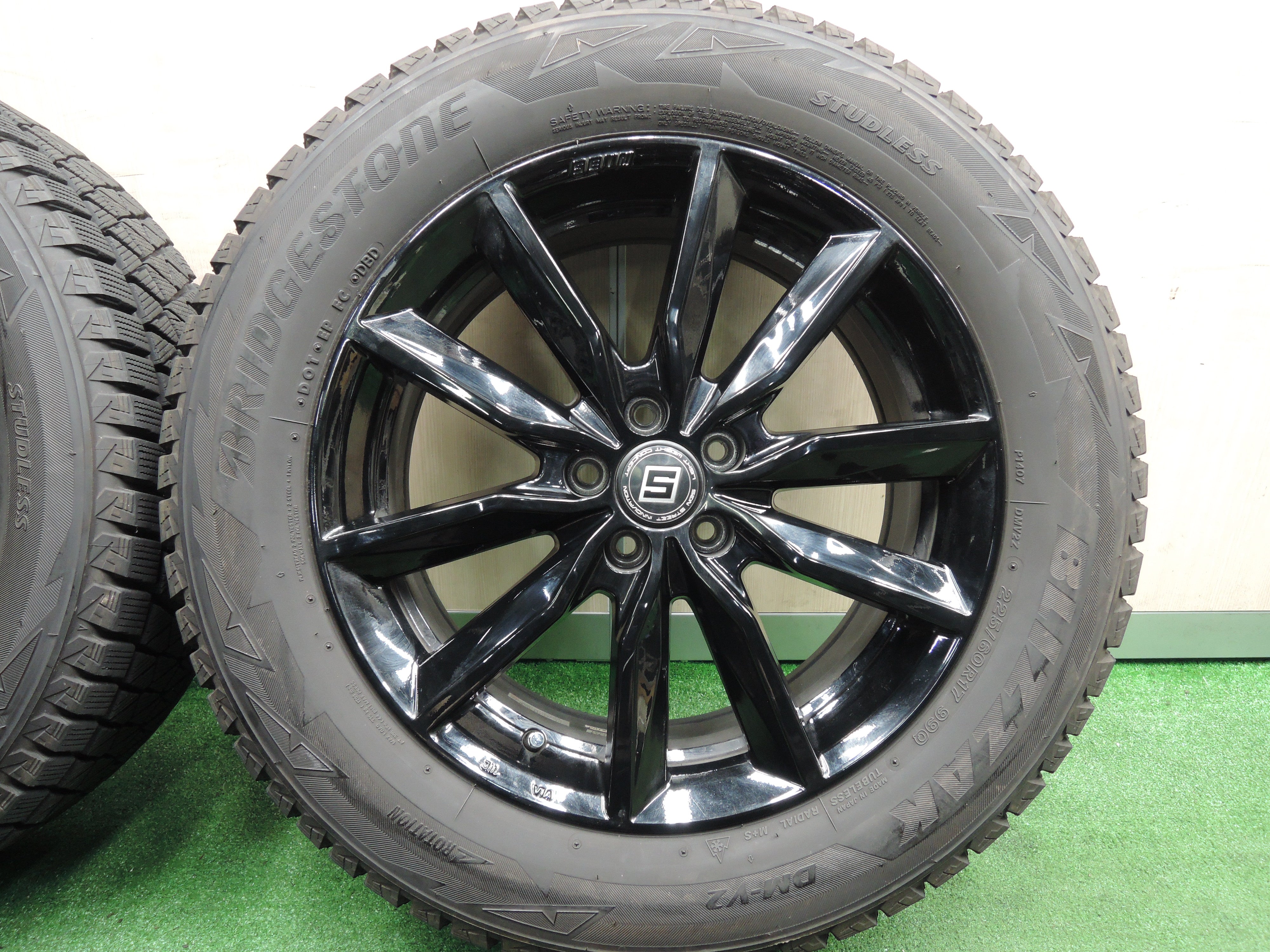 中古品に成ります❕19ブリヂストン ブリザックDM-V2 225/60R17 