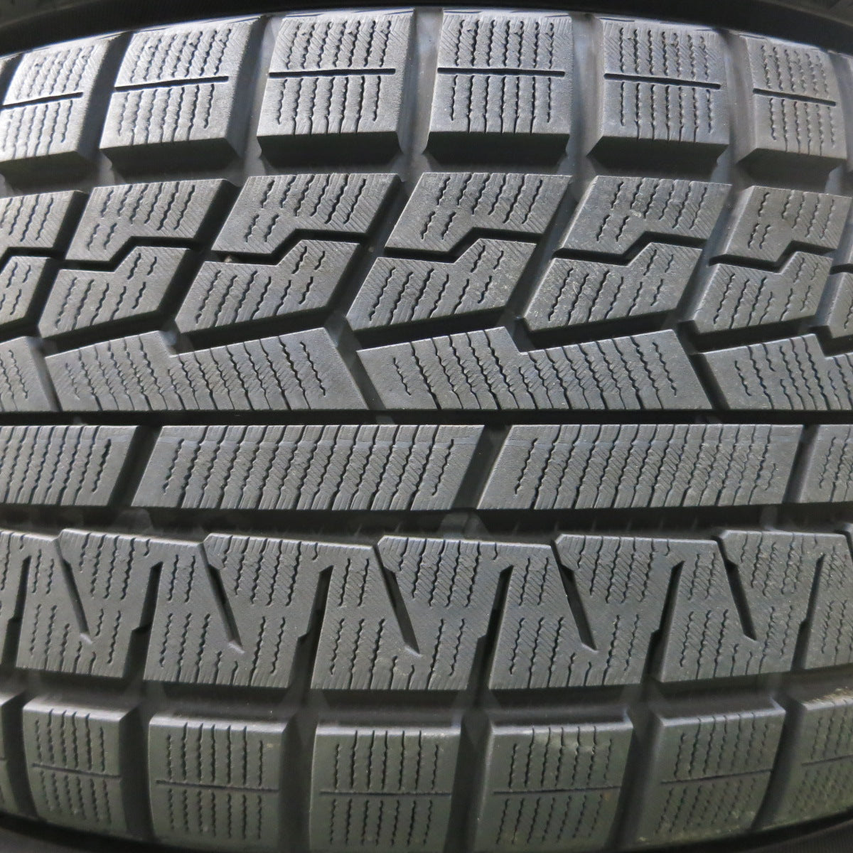 *送料無料*バリ溝！21年！キレイ！9.5分以上★ベンツ W223 Sクラス 純正 255/45R19 スタッドレス ヨコハマ アイスガード iG70 19インチ PCD112/5H★4012212イス