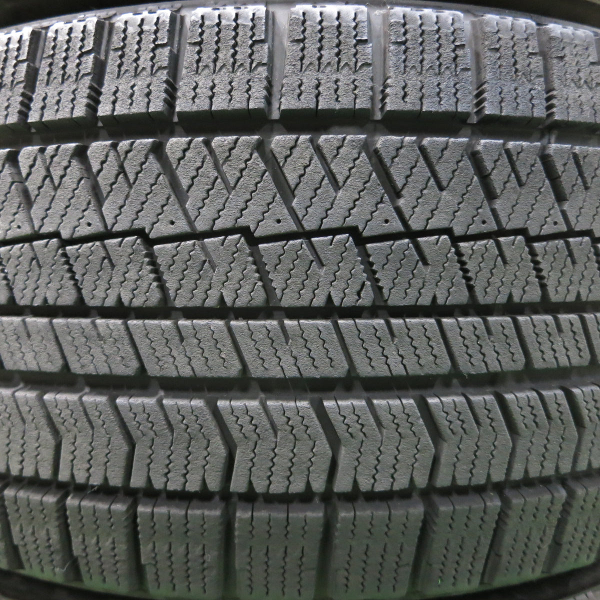 *送料無料*バリ溝！19年！9.5分★スタッドレス 235/45R17 ブリヂストン ブリザック VRX2 86 ランエボ WRX 等★3112407イスタ