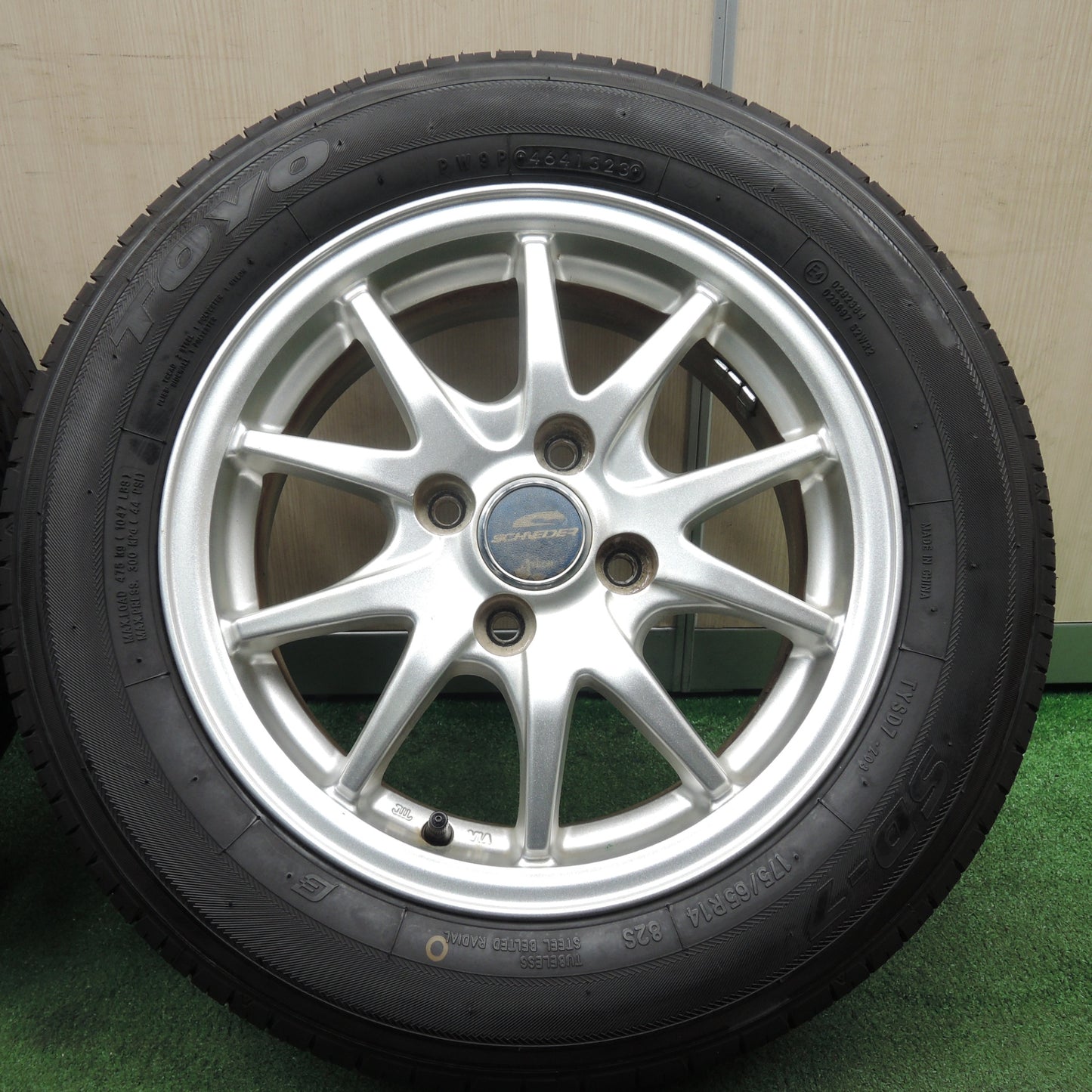 *送料無料* タイヤほぼ未使用！23年★175/65R14 トーヨー SD-7 SCHNEIDER シュナイダー 14インチ PCD100/4H★4021602TNス