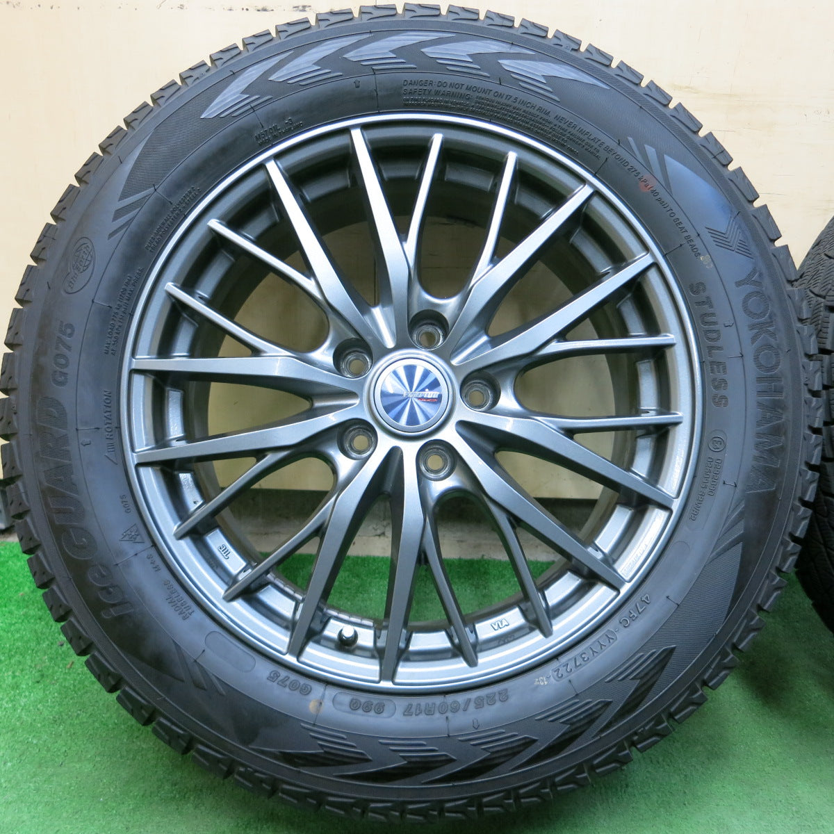 *送料無料*バリ溝！22年！キレイ！9.5分以上★スタッドレス 225/60R17 ヨコハマ アイスガード G075 ravrion RM01 ラブリオン 17インチ PCD114.3/5H★3100906イス