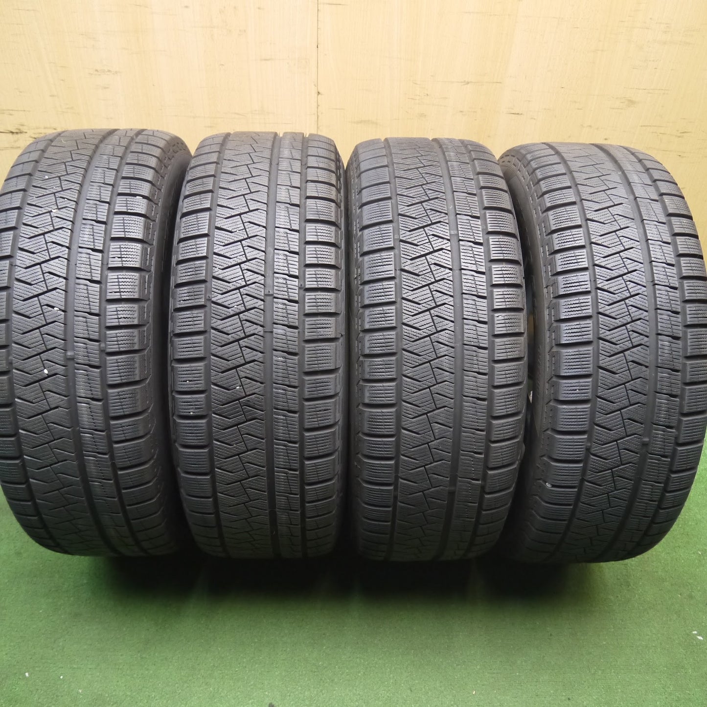 [送料無料]バリ溝！キレイ！9分★スタッドレス 215/60R16 ピレリ アイスアシンメトリコ プラス SEIN ザイン 16インチ PCD114.3/5H★3071404Hス